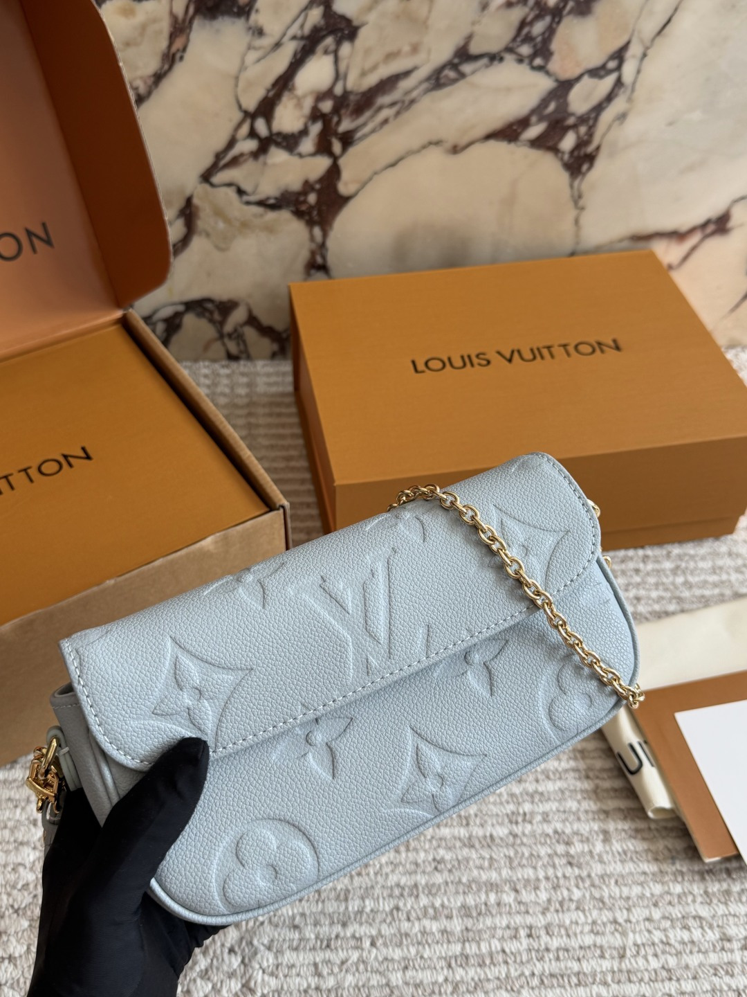 Louis Vuitton Ivy WOC Clutch Light Blue Leather with Chain Strap and Zipper Closure (Replica)