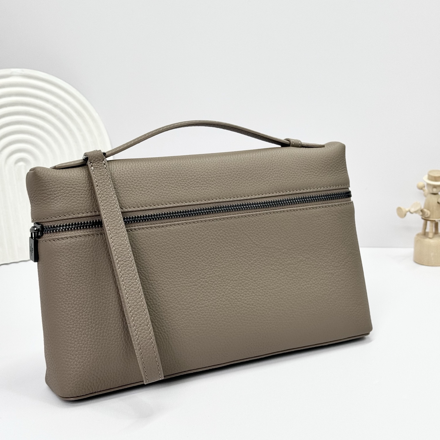 [TOP] Loro Piana Extra Pouch Bag Cowhide 29x17x5cm - Gray - 711 Luxury