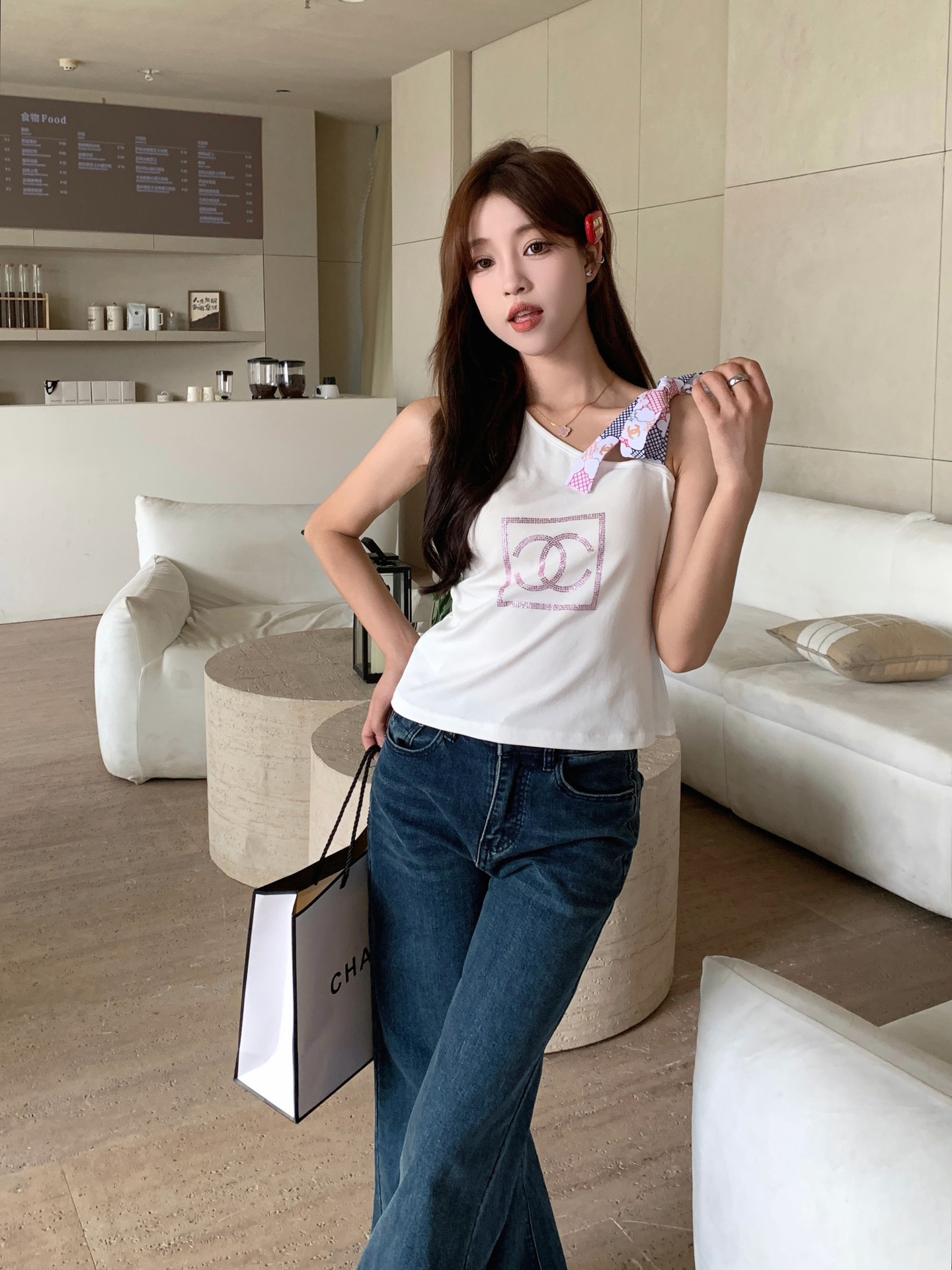 [TOP] CHANEL Vest - White