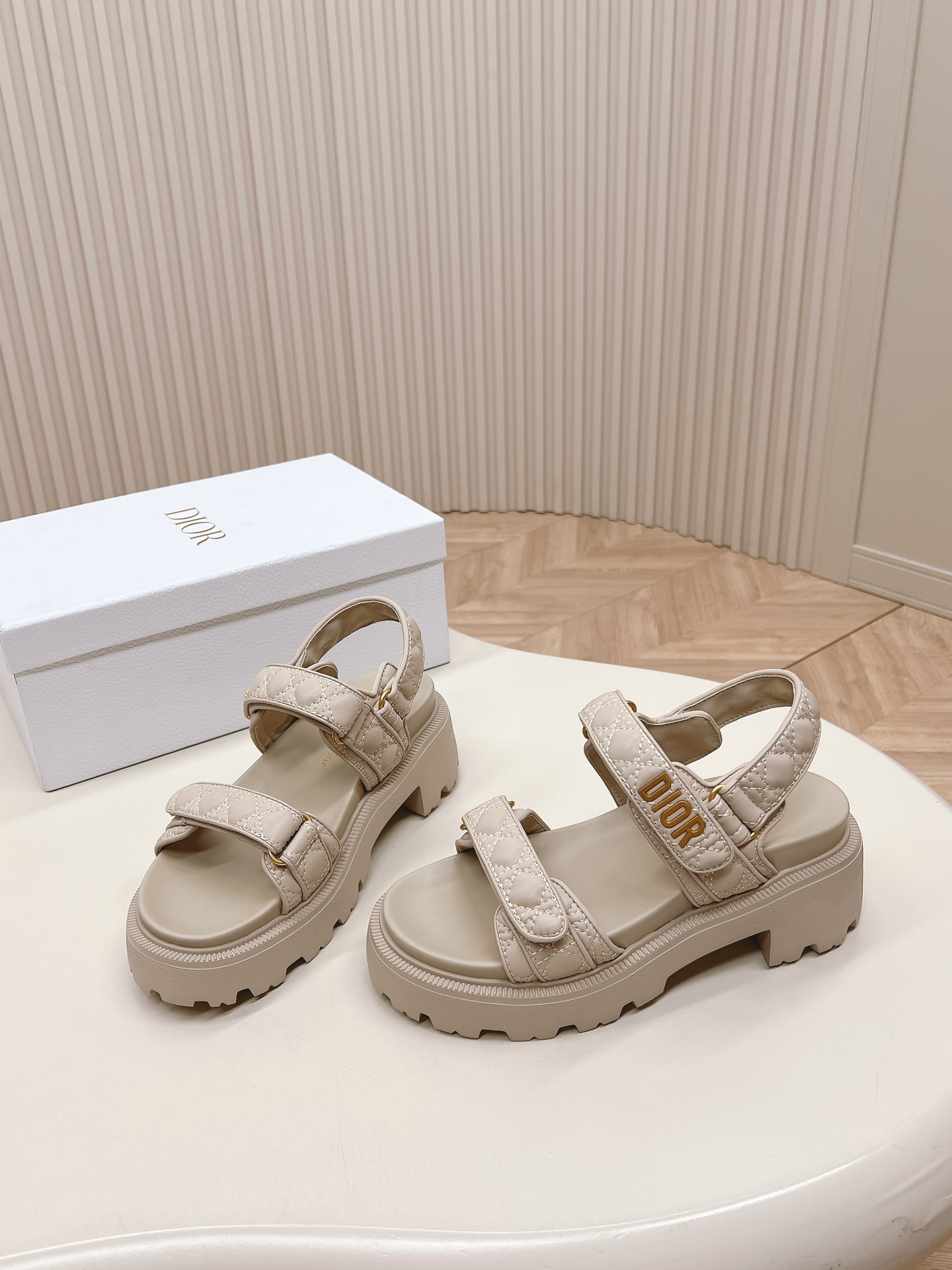 [TOP] Christian Dior Sandals - Beige