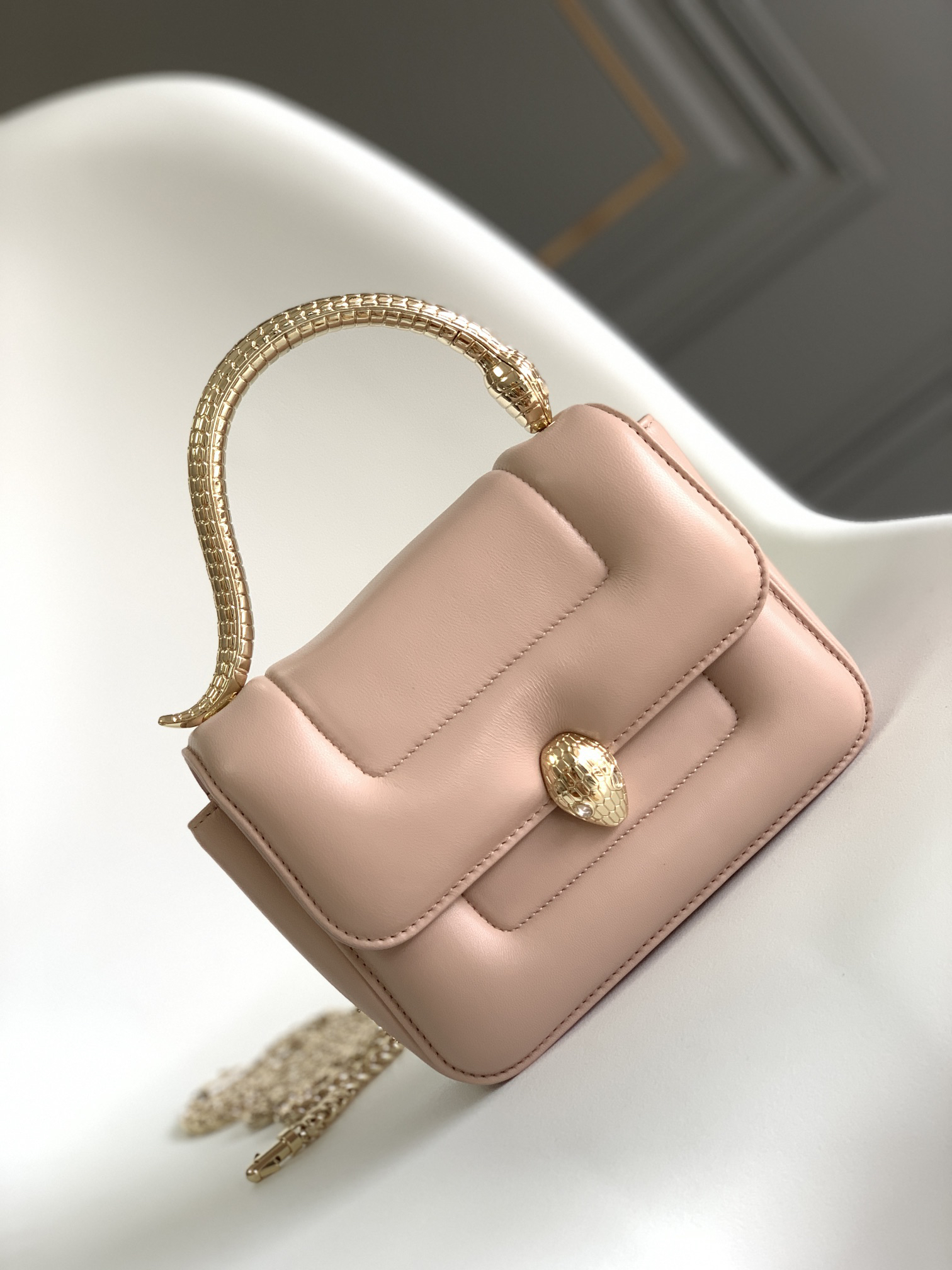 [TOP] BVLGARI Bag Lambskin 19.2x15x6cm - Pink