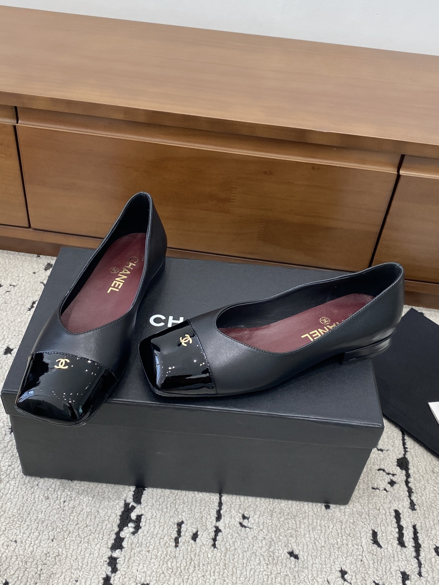 [TOP] CHANEL Flats - Black - 711 Luxury