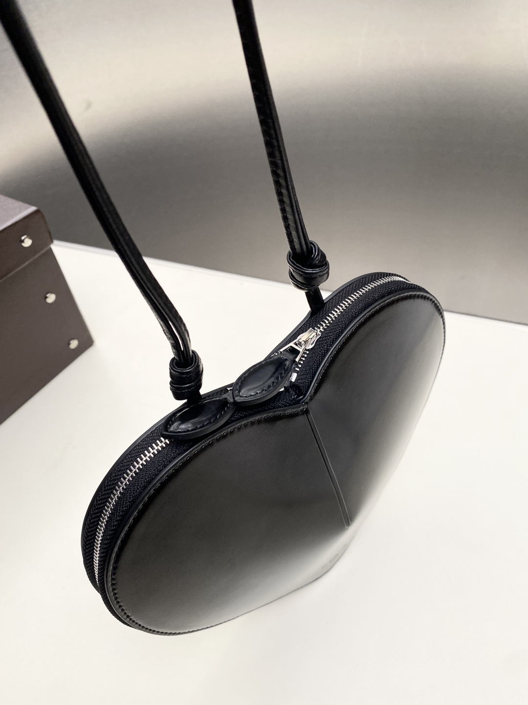 [TOP] ALAIA Le Coeur Bag 21-17-5 CM - Black - 711 Luxury