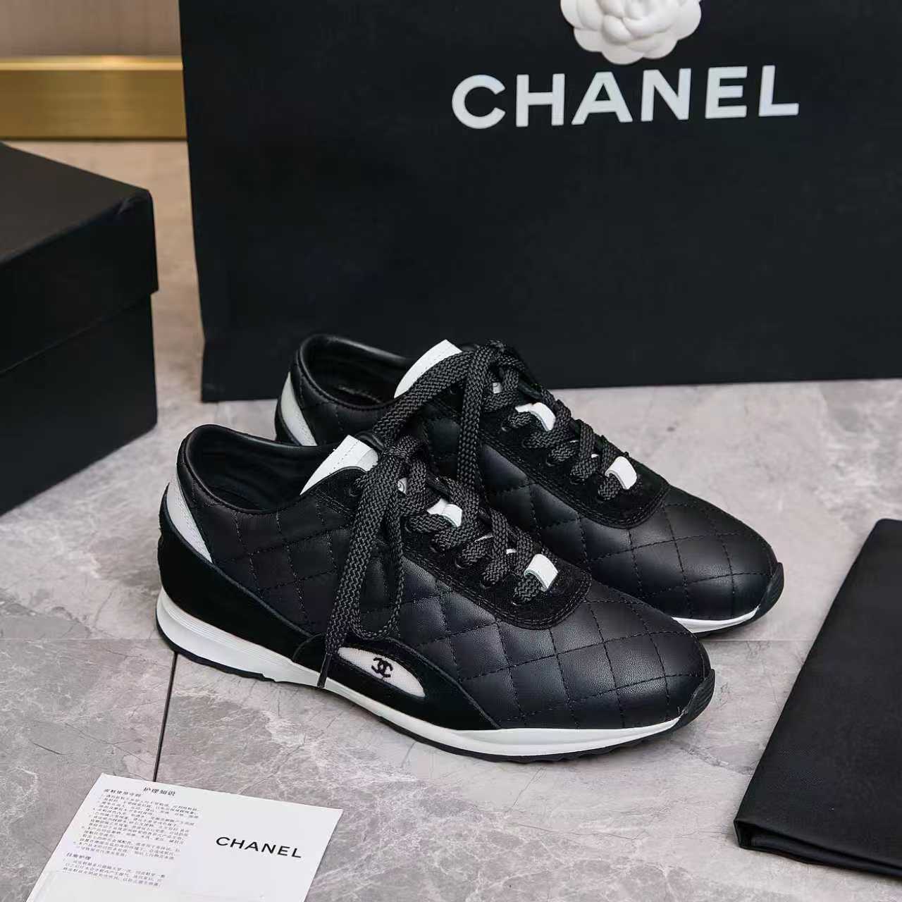 [TOP] CHANEL Sneakers - Black