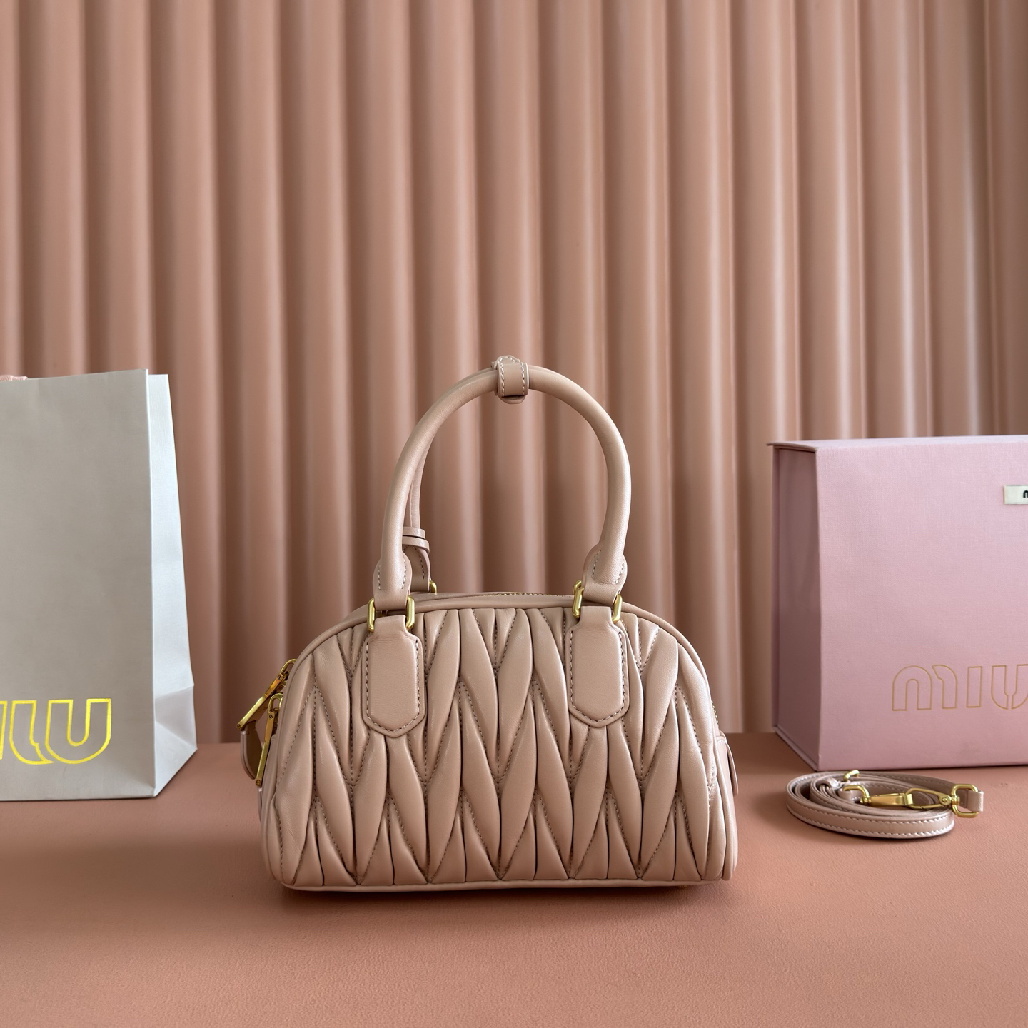 [TOP] Miu Miu Arcadie Handbag  22x13x10.5cm - Pink - 711 Luxury