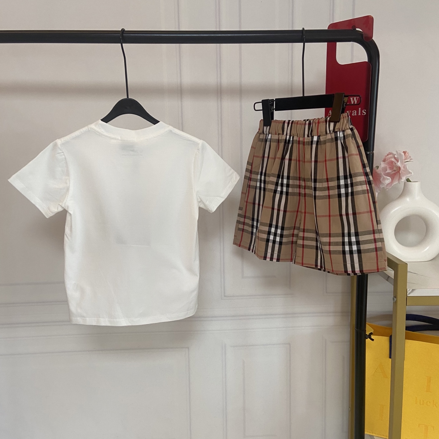 Burberry Boys White Equestrian Knight Print Cotton Short Sleeve T-Shirt & Vintage Check Elastic Waist Shorts 2 Piece Matching Outfit Kids Sizes 90-160