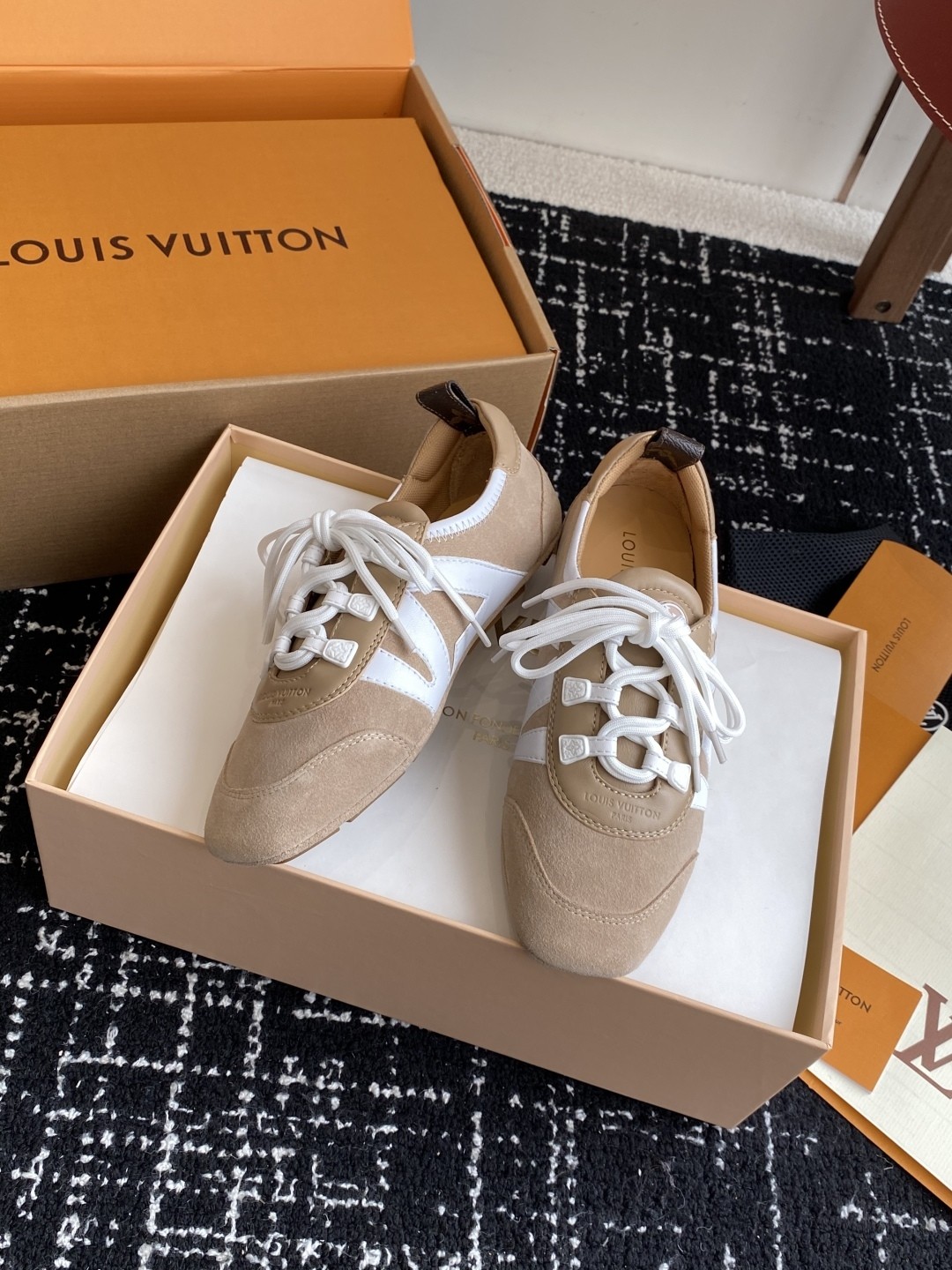 [TOP] Louis Vuitton LV Sneakers Cow Leather - Khaki - 711 Luxury