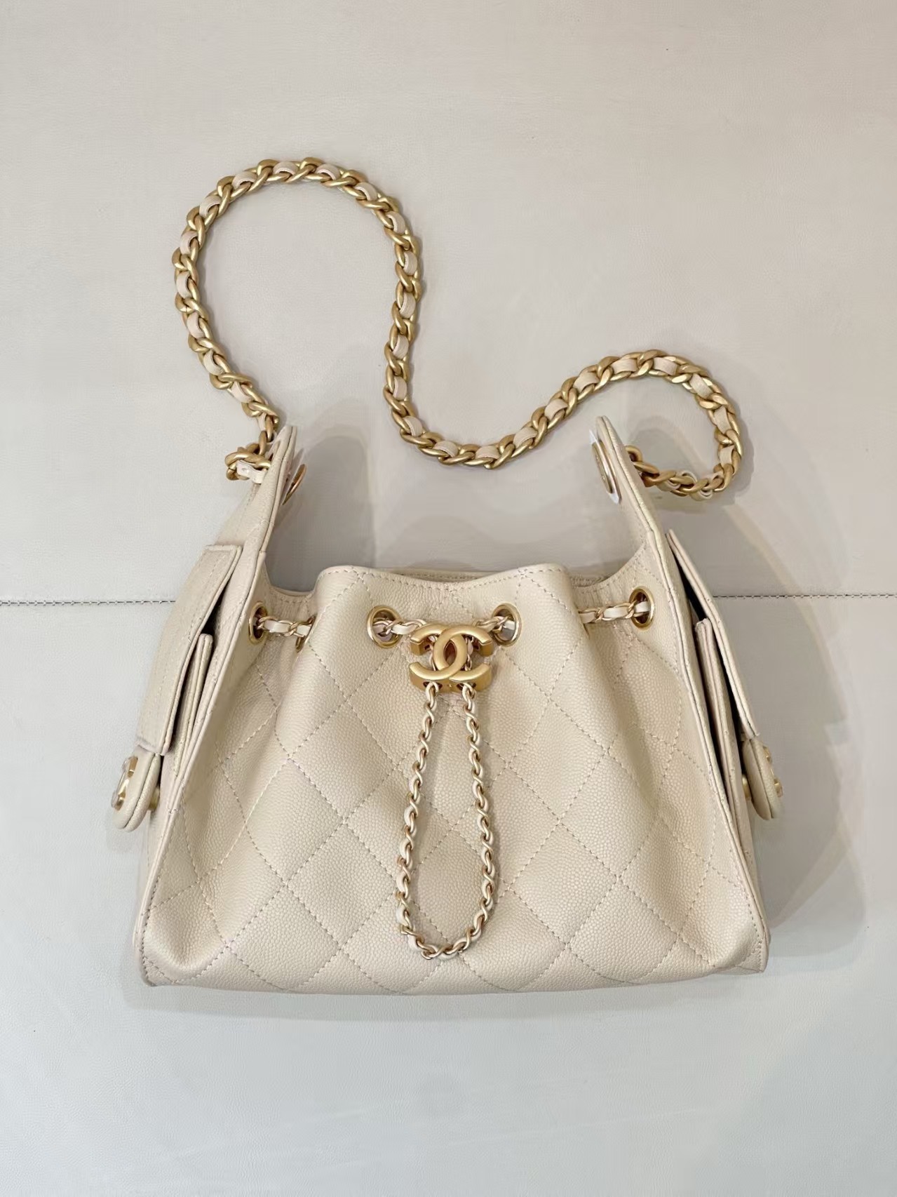[TOP] CHANEL Mini Hobo Bag 20x22x12.5CM - Light Apricot - 711 Luxury