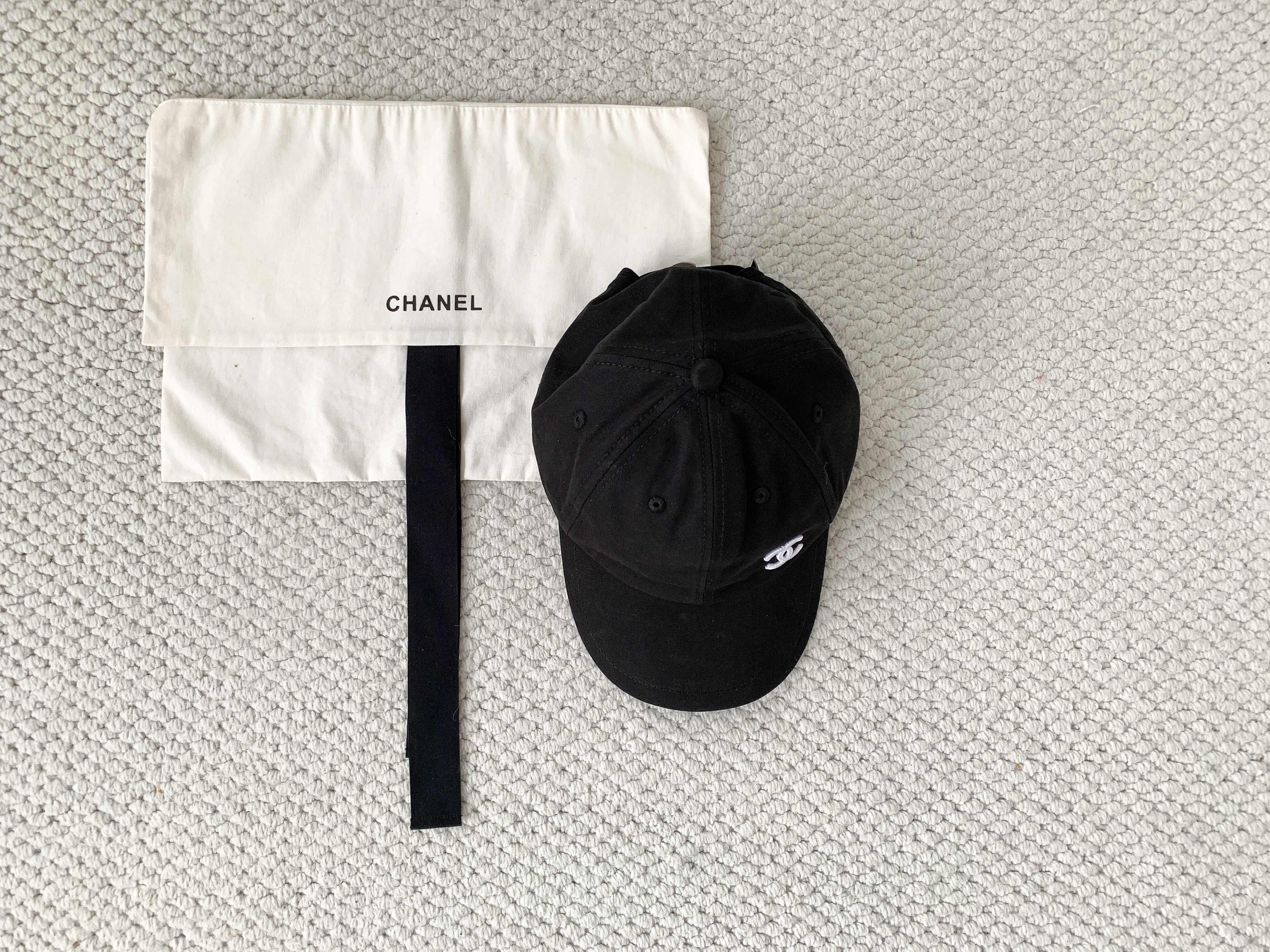 Chanel black Hat CHANEL Cap Cotton ecru & black #389684 View 2 | Nigo Office