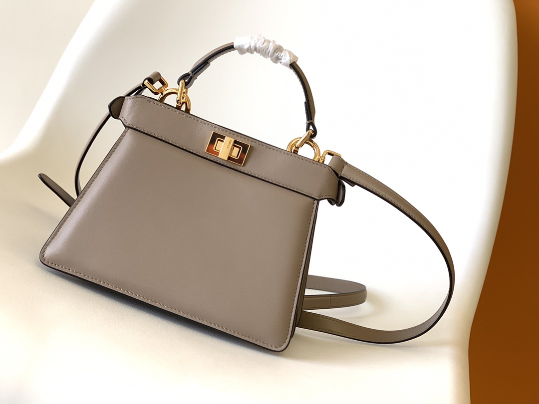 [TOP] FENDI Peekaboo ISeeU Bag Lambskin Mini 20-11-15.5cm - Gray & GHW - 711 Luxury
