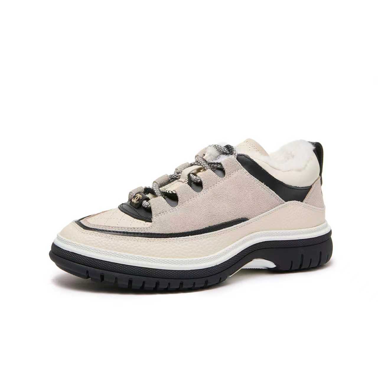 [TOP] CHANEL Sneakers - White