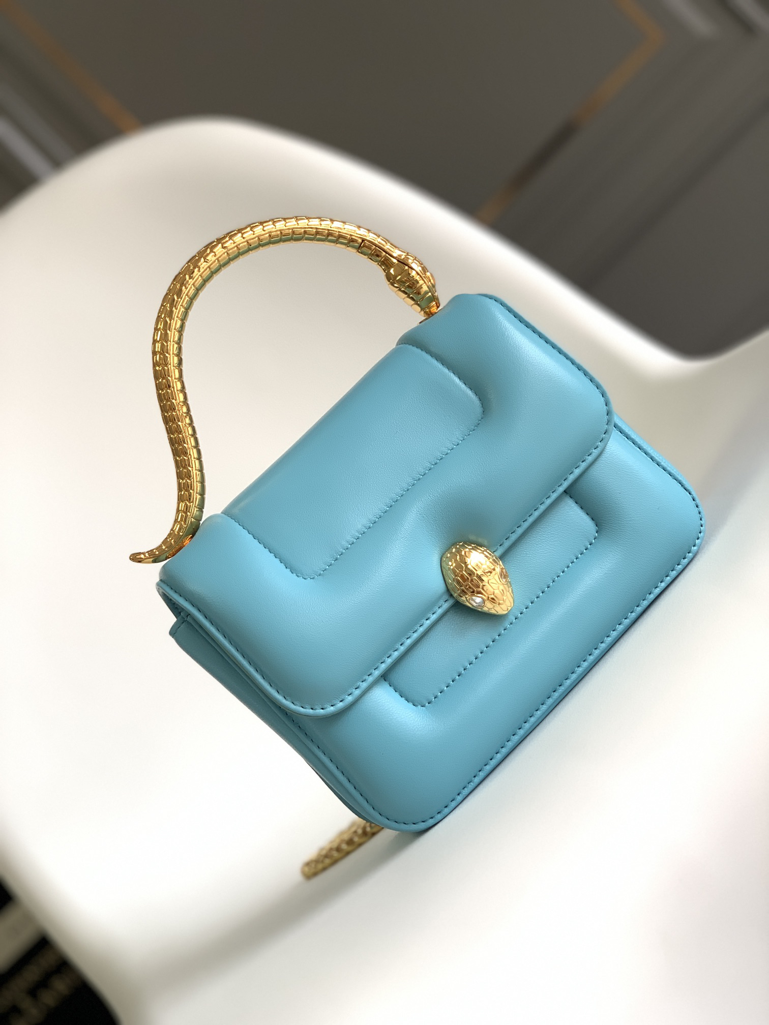 [TOP] BVLGARI Bag Lambskin 19.2x15x6cm - Blue - 711 Luxury