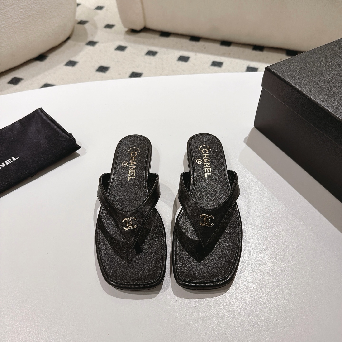 [TOP] CHANEL Lambskin Slippers - Black - 711 Luxury