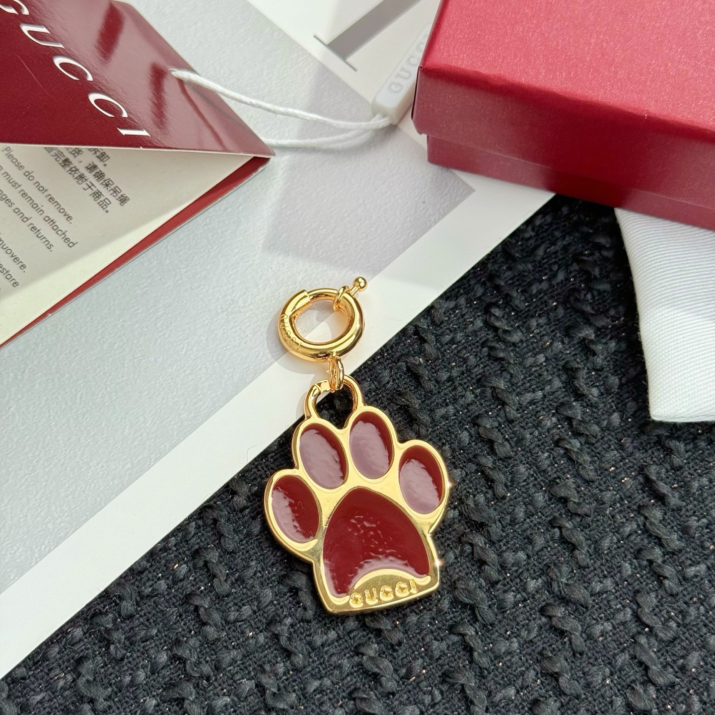 [TOP] GUCCI Dog Paws Key Chain  - Gold