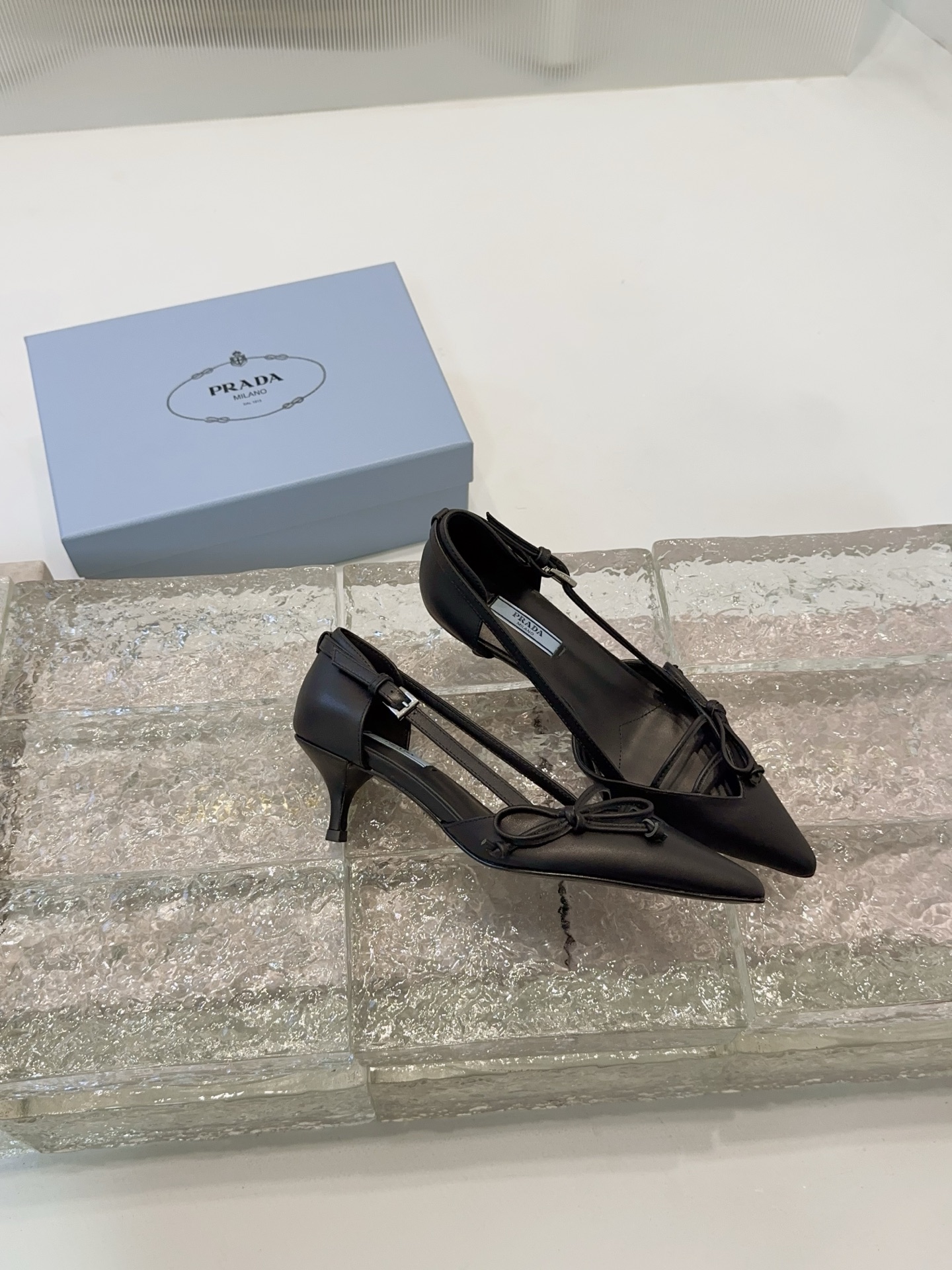 [TOP] PRADA Low Heel Pumps - 8 Color