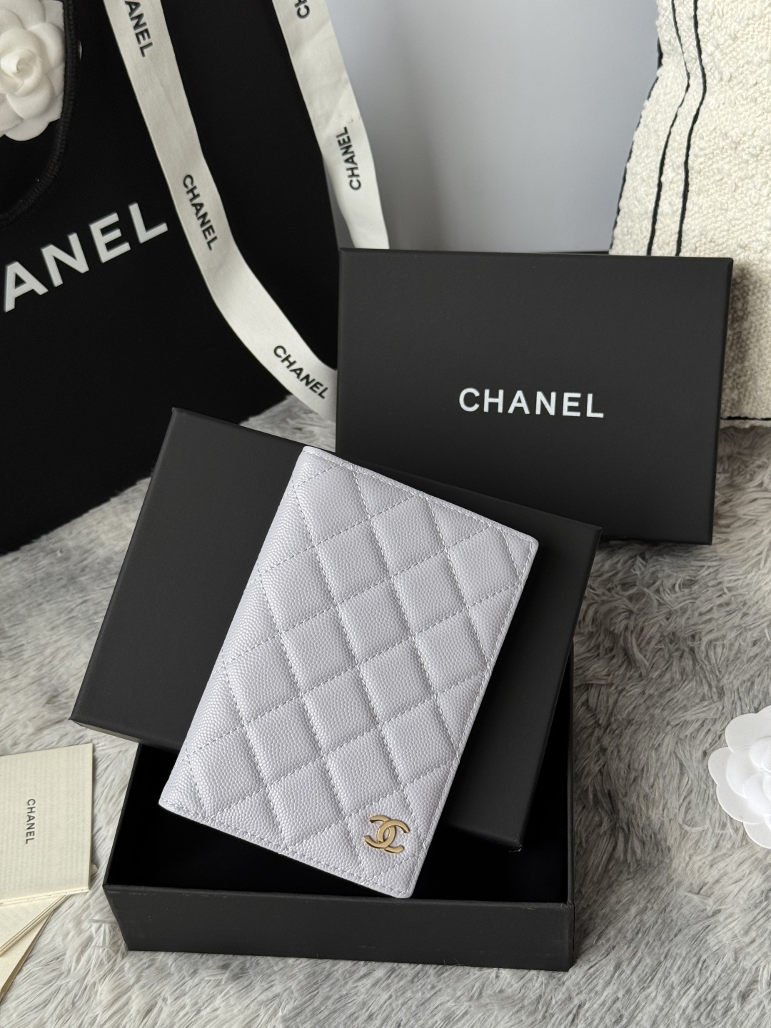[TOP] CHANEL Passport Holder Cowhide 14.5x10.5x2cm - Purple - 711 Luxury