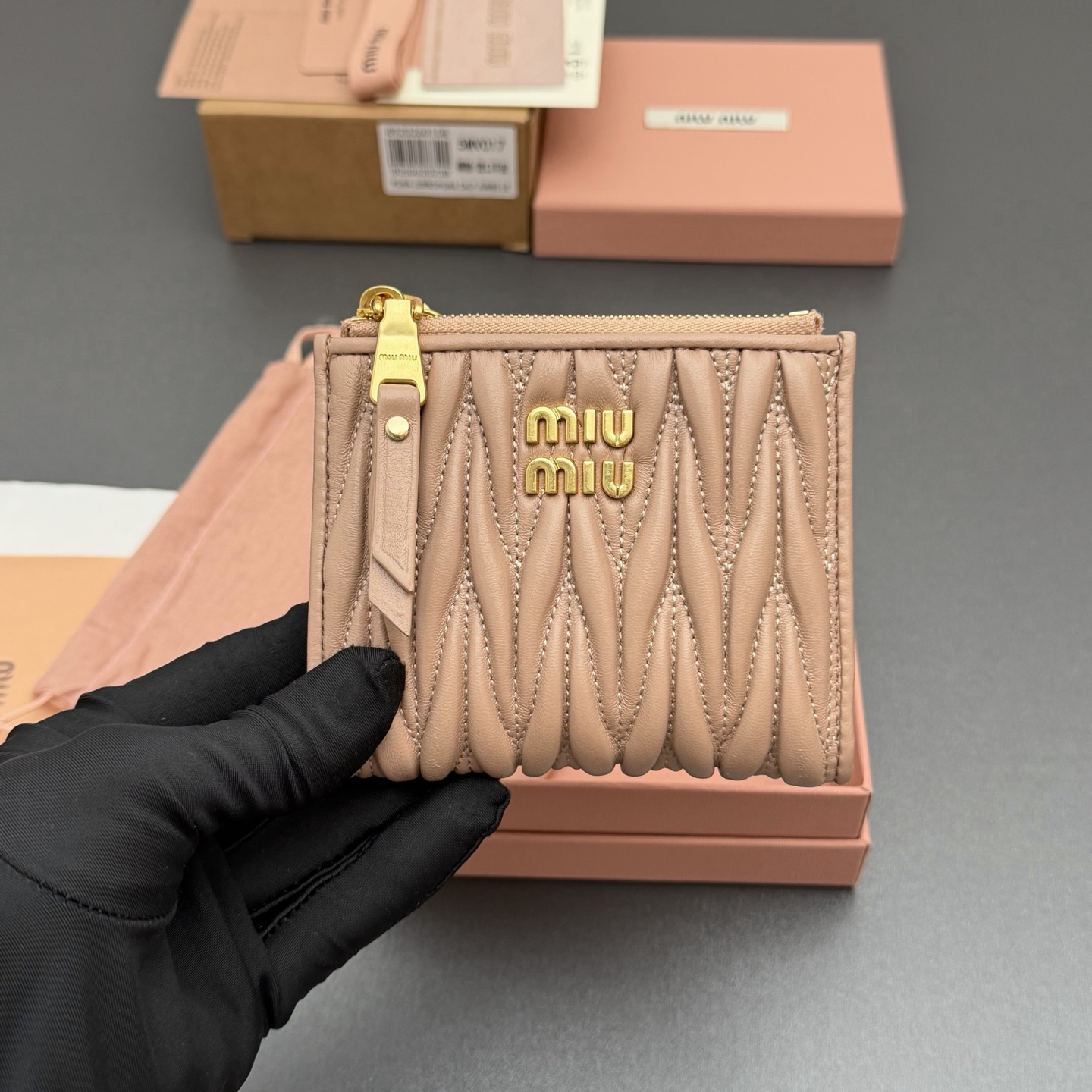 [TOP] Miu Miu  Wallet 11 x 9.2cm - Nude Pink