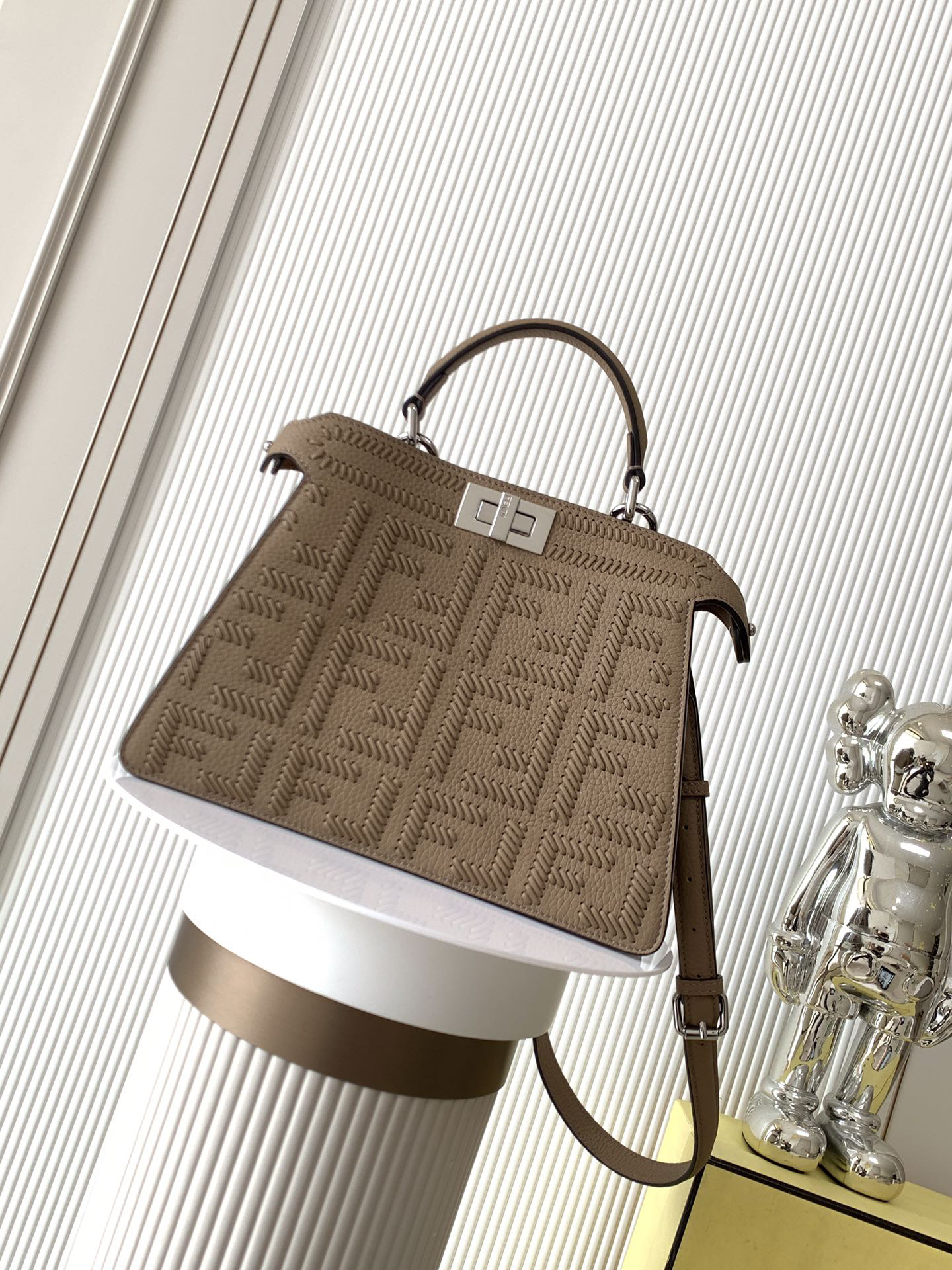 [TOP] FENDI Peekaboo ISeeU Bag Calfskin 27-11-20cm - Khaki & SHW - 711 Luxury