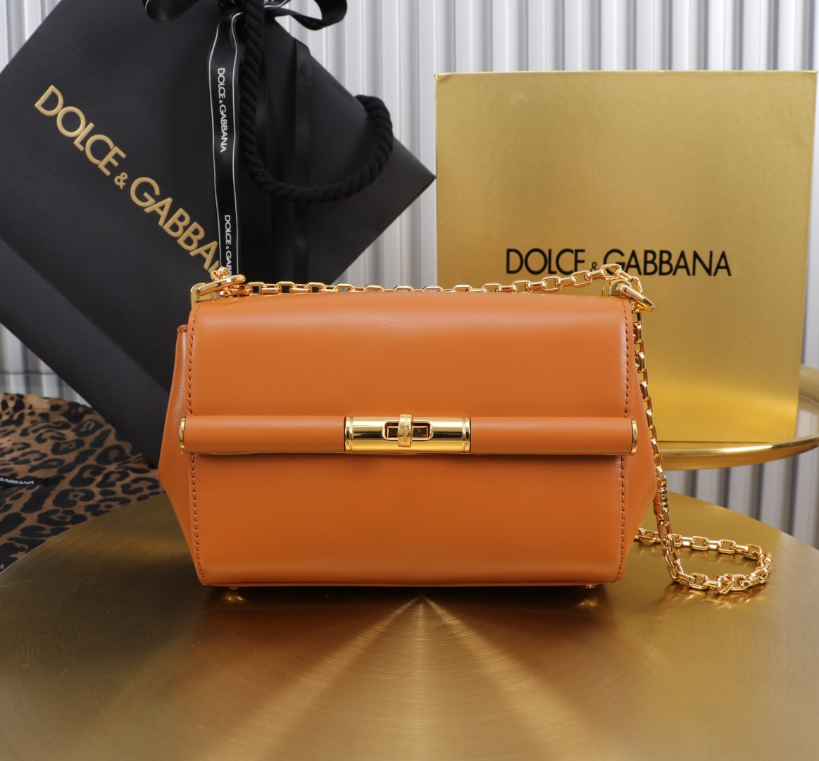 [TOP] Dolce & Gabbana D&G Shoulder Bag 18x10.6x7cm - Brown