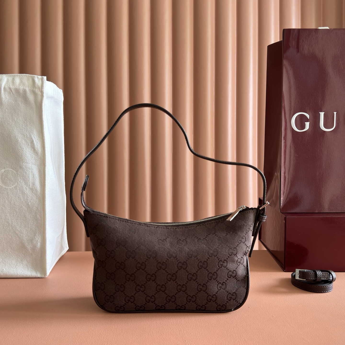 [TOP] GUCCI Generation Gucci Bag 22 x 14 x 5.5 cm - Brown - 711 Luxury