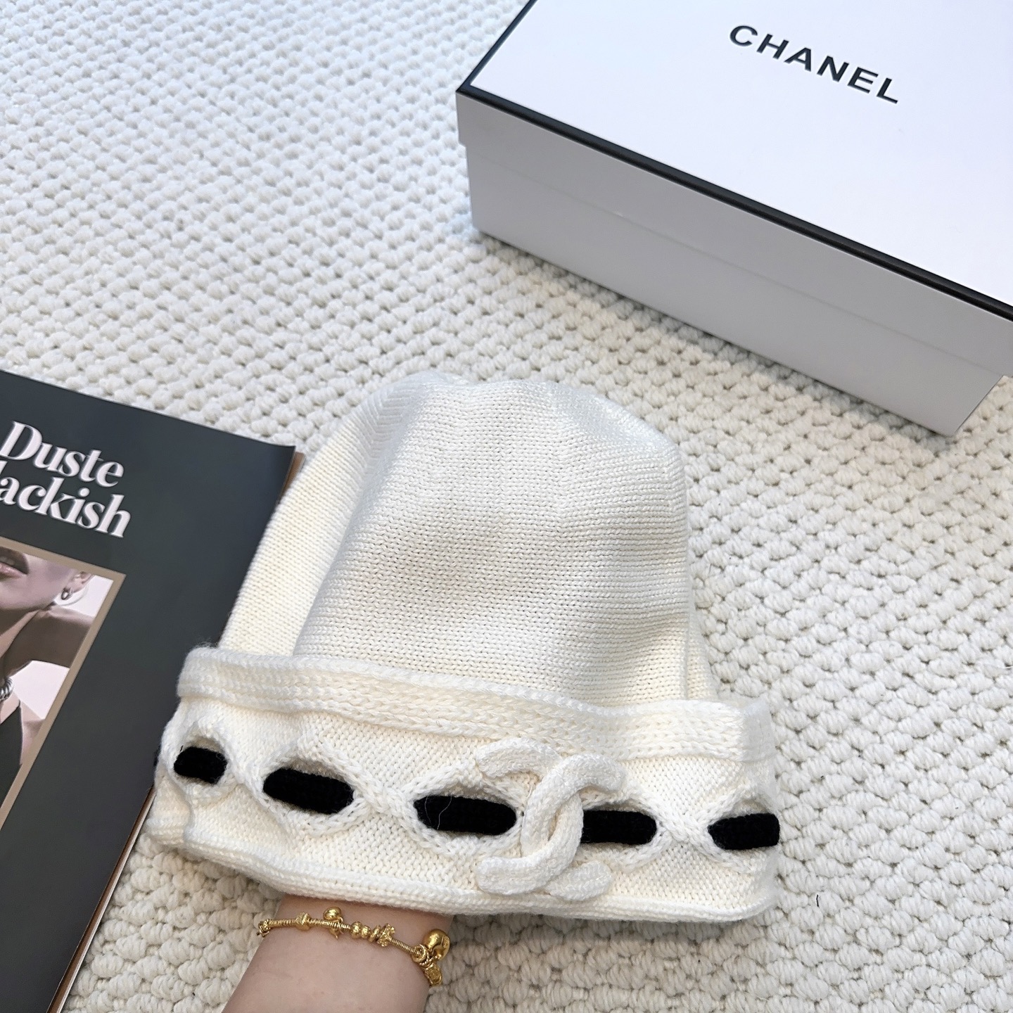 [TOP] CHANEL Knitted Hat - 2 Colour