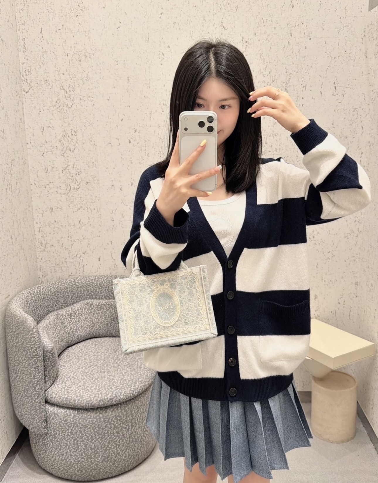 [TOP] Christian Dior Knit Cardigan - White - 711 Luxury