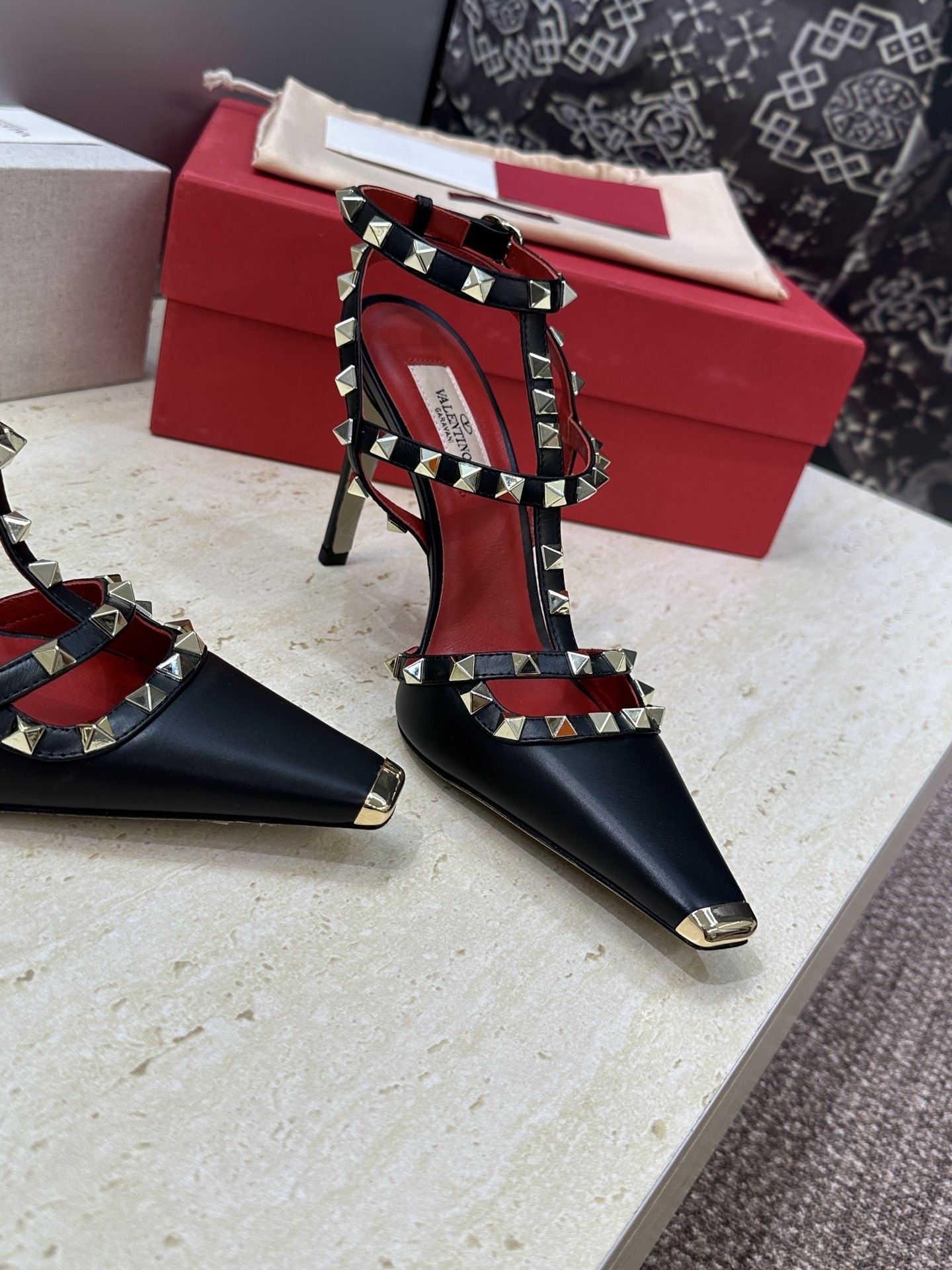 [TOP] VALENTINO High Heels Shoes  - Black - 711 Luxury