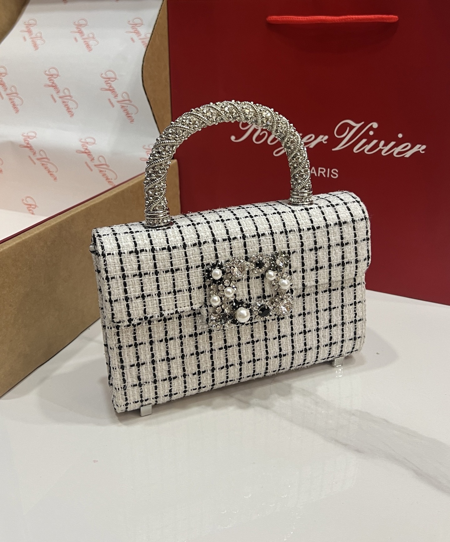 [TOP] ROGER VIVIER Diamond Bag 19-13-4 CM - White - 711 Luxury