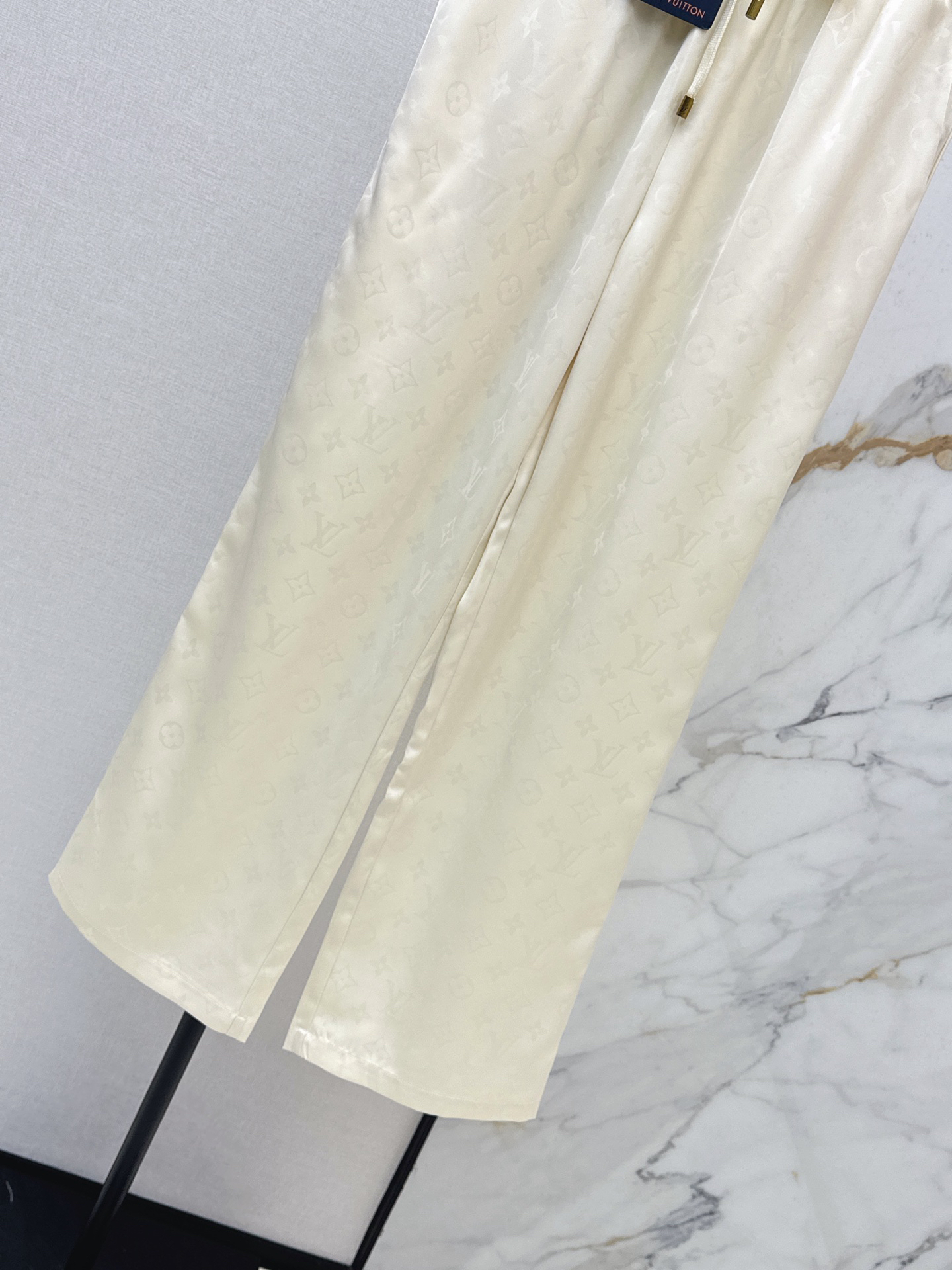 [TOP] Louis Vuitton LV Pants - White