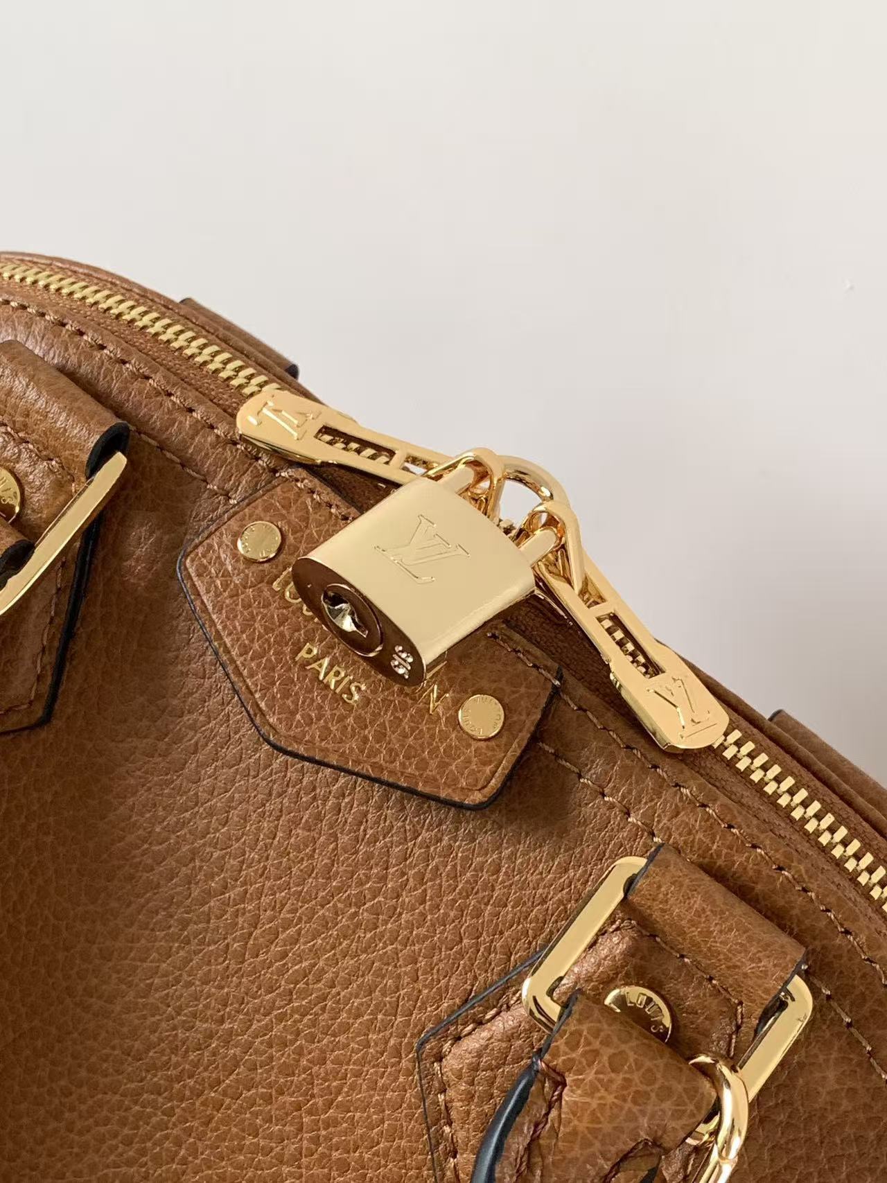 [TOP] Louis Vuitton LV ALMA TRUNK BB 22 x 19 x 11 cm - Brown - 711 Luxury