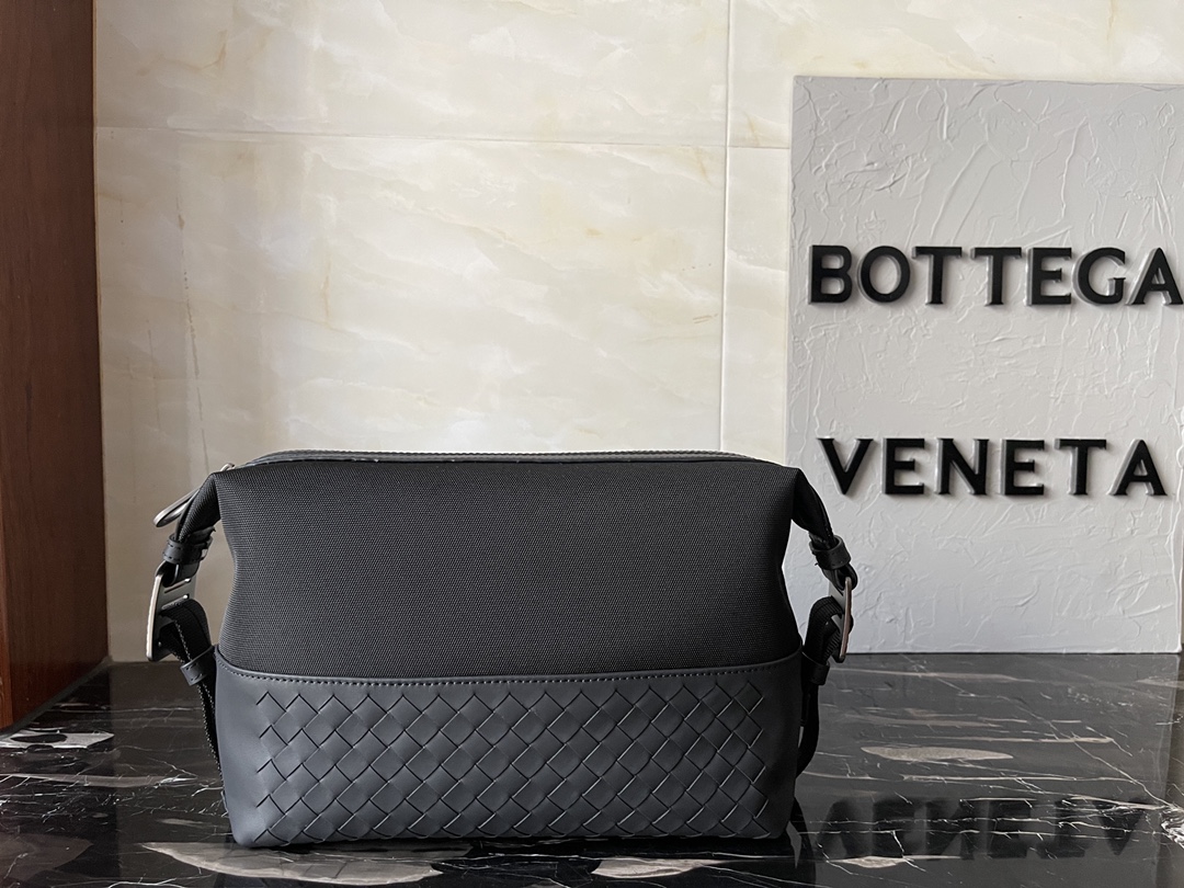 [TOP] Bottega Veneta BV Men's Handbag 23x16x9cm - Black - 711 Luxury