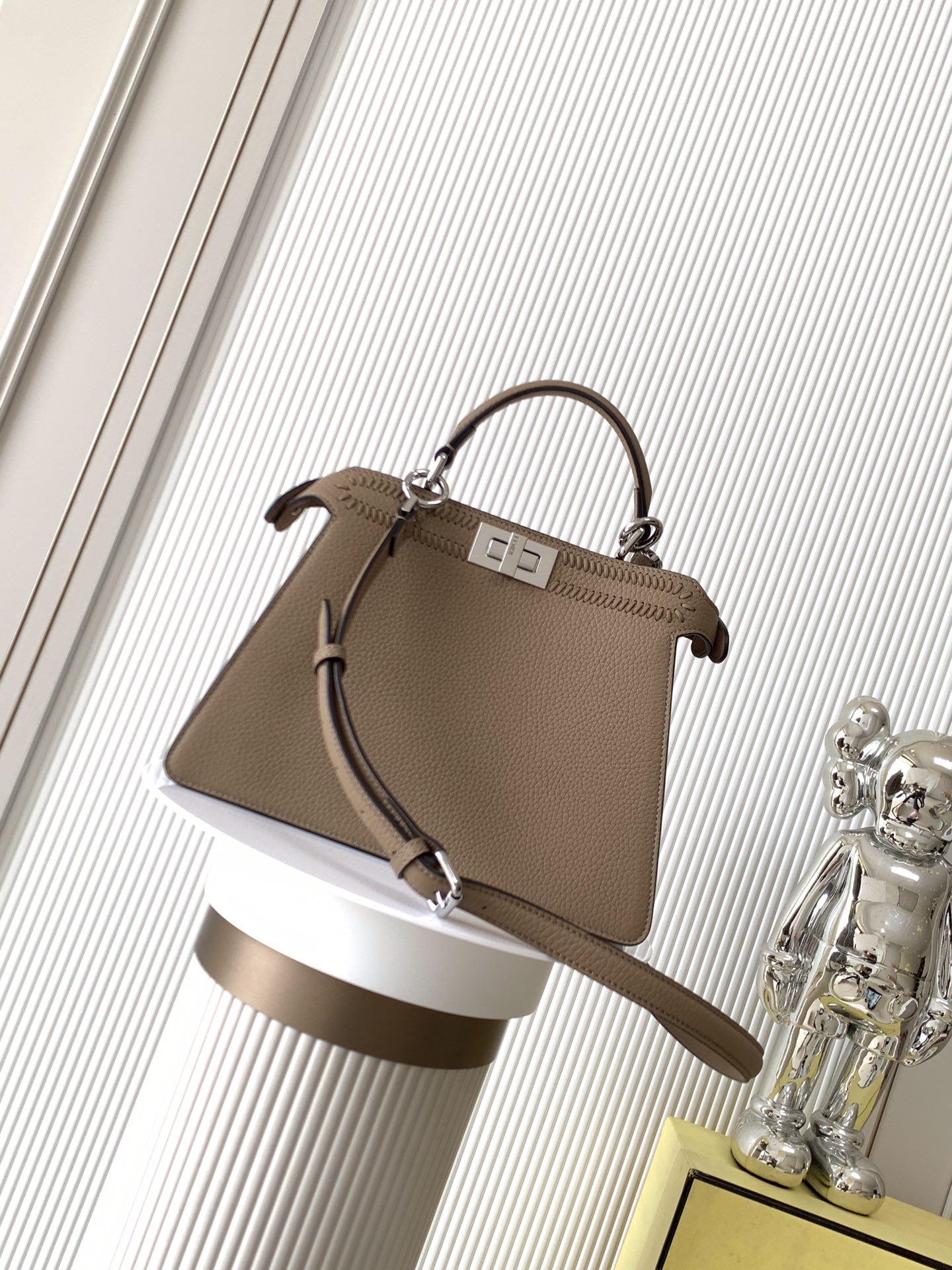[TOP] FENDI Peekaboo ISeeU Bag Calfskin 27-11-20cm - Khaki & SHW - 711 Luxury
