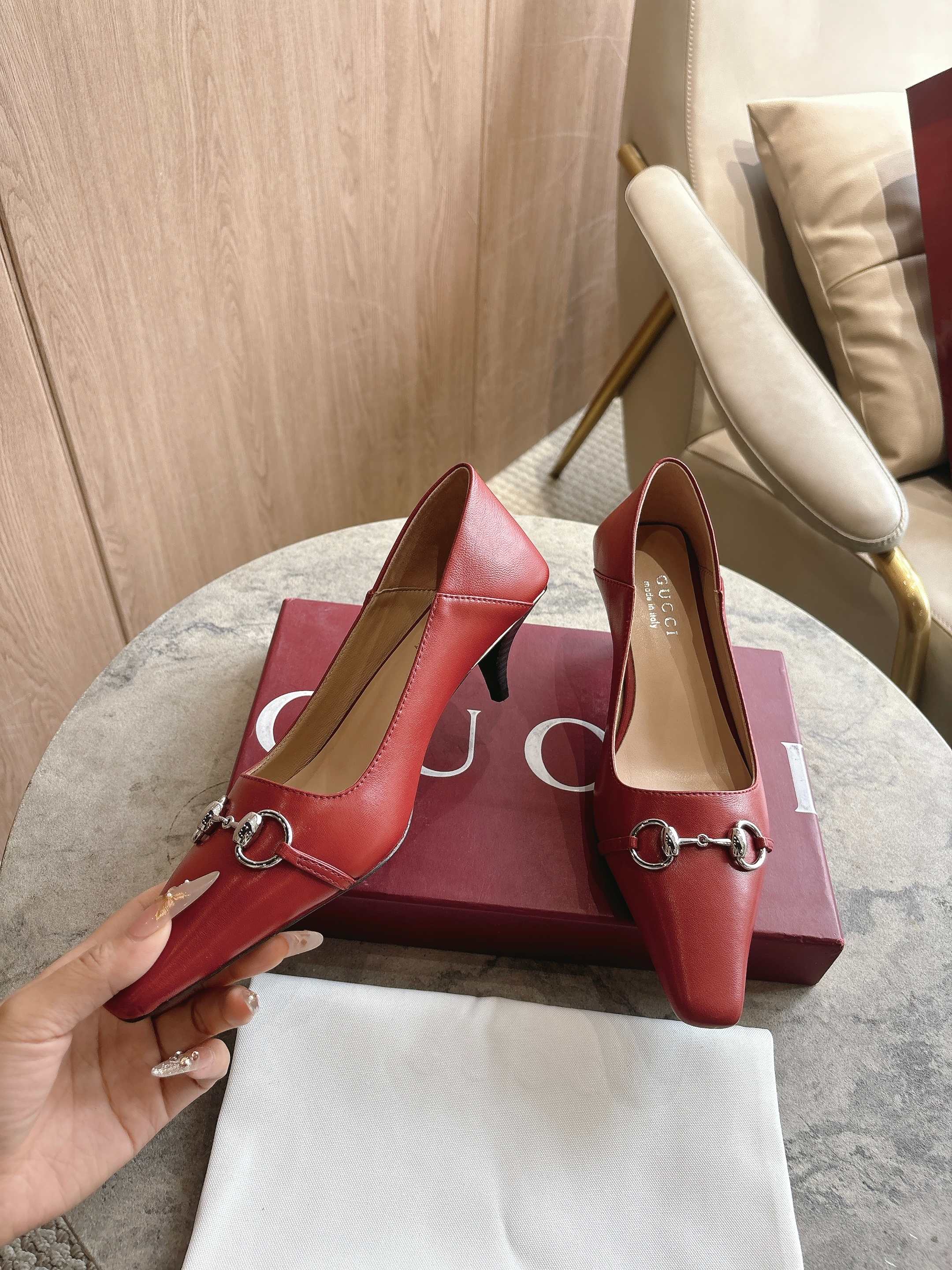 [TOP] GUCCI Shoes - Red - 711 Luxury