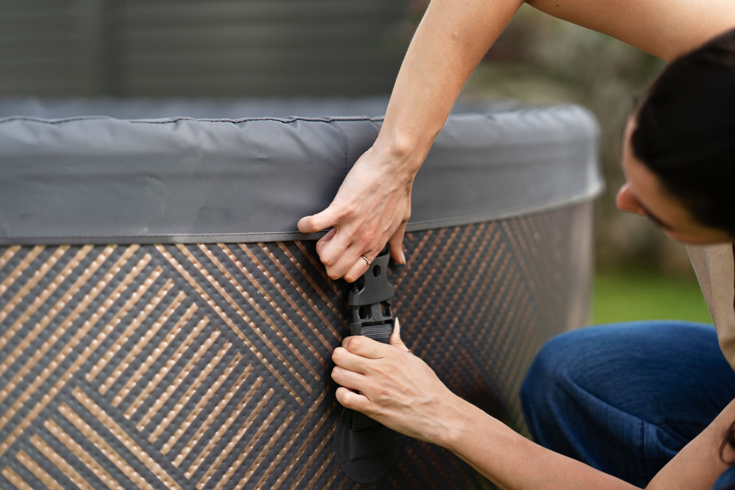 MSpa Mono Inflatable Hot Tub 6 Person Round Spa - Grey