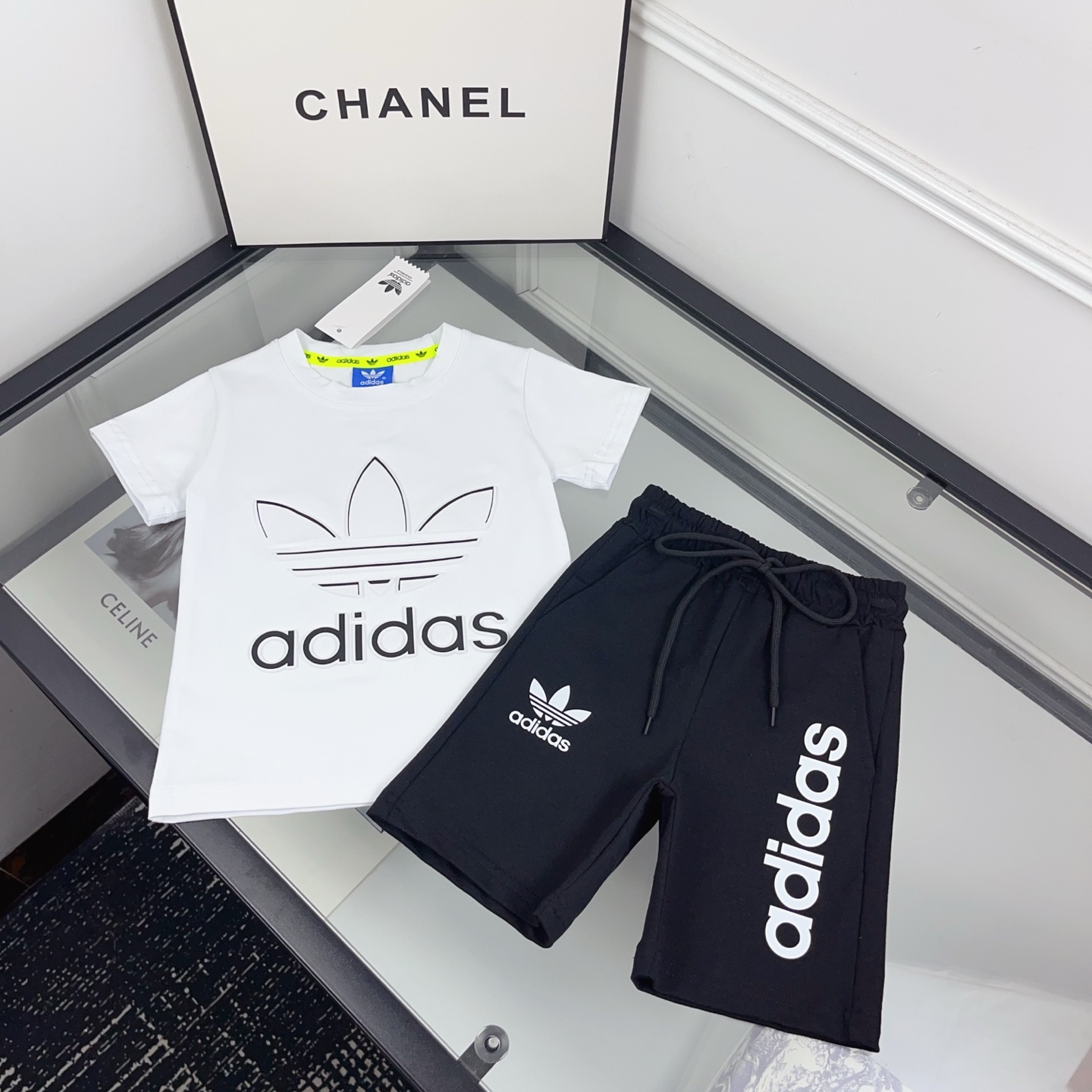 Adidas Unisex Kids 2 Piece Outfit Set Classic Trefoil Short Sleeve T-Shirt & Drawstring Shorts Sibling Matching Tracksuit Sizes 90-130 Boys Girls Summer Sport Suit Full Tags