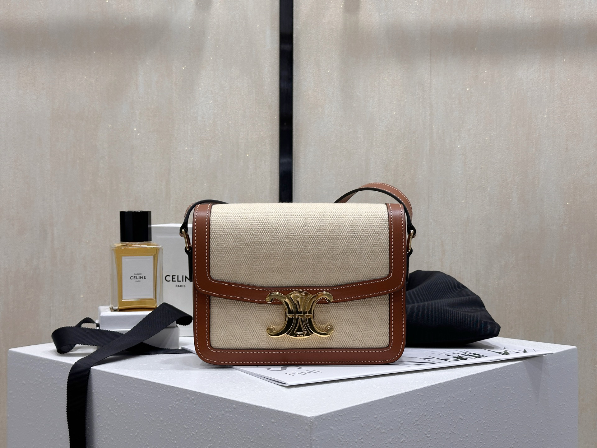 [TOP] CELINE Triomphe Bag Canvas/Cowhide 18.5x13.5x7cm - Beige - 711 Luxury