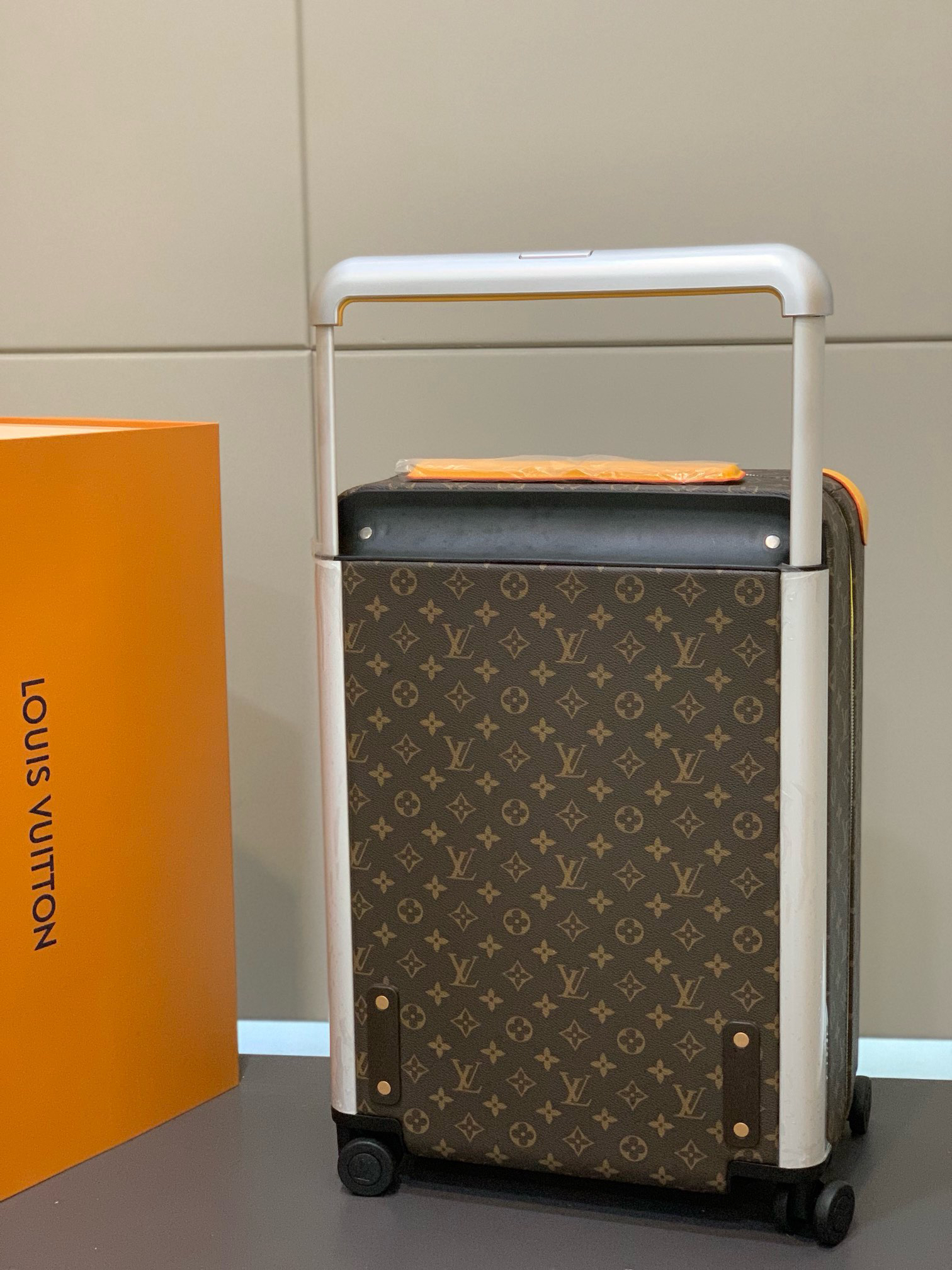 [TOP] Louis Vuitton LV Rolling Luggage Horizon 55 - Brown - 711 Luxury