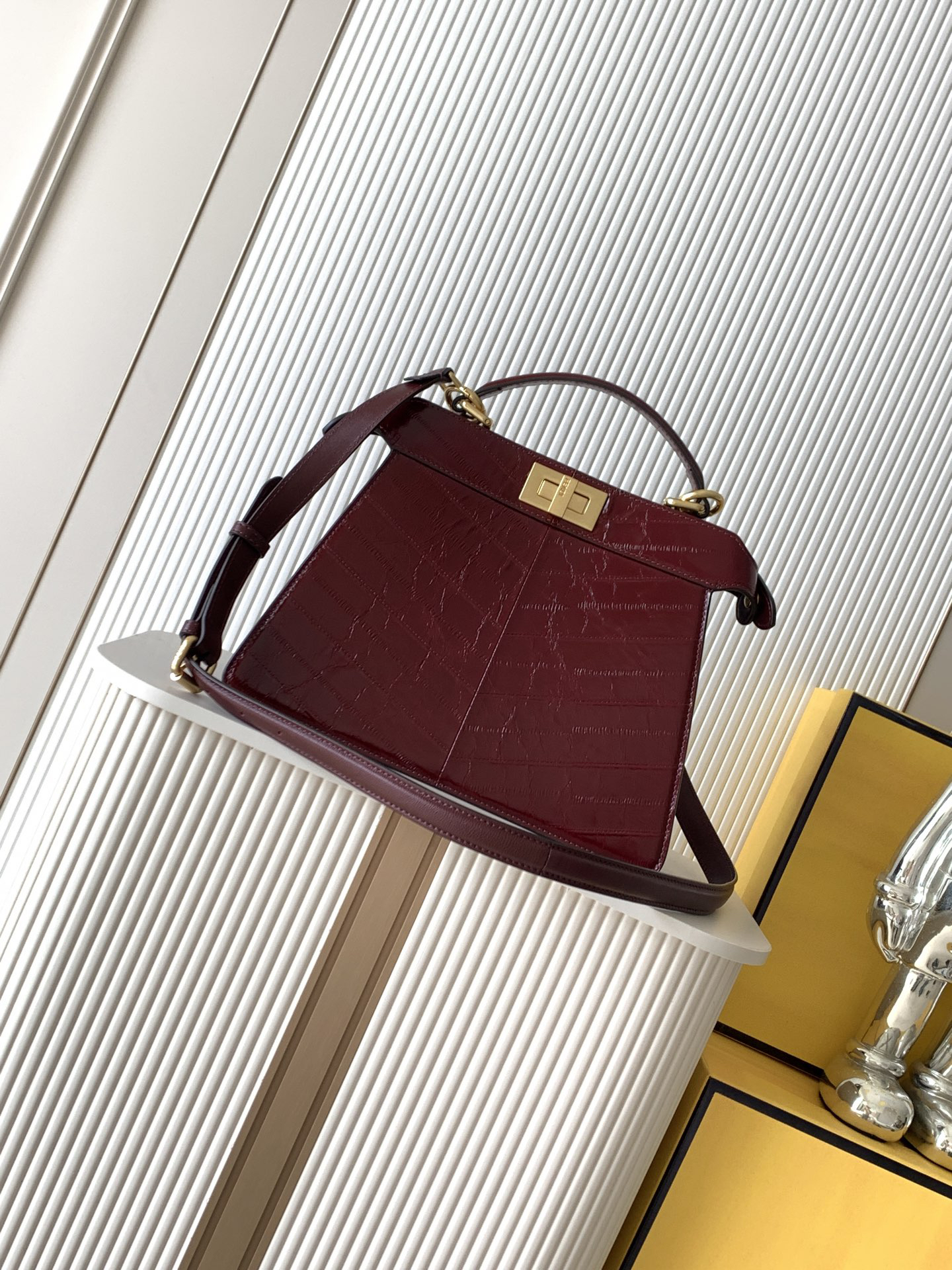 [TOP] FENDI Peekaboo ISeeU Bag 27x11x20cm - Dark Red - 711 Luxury