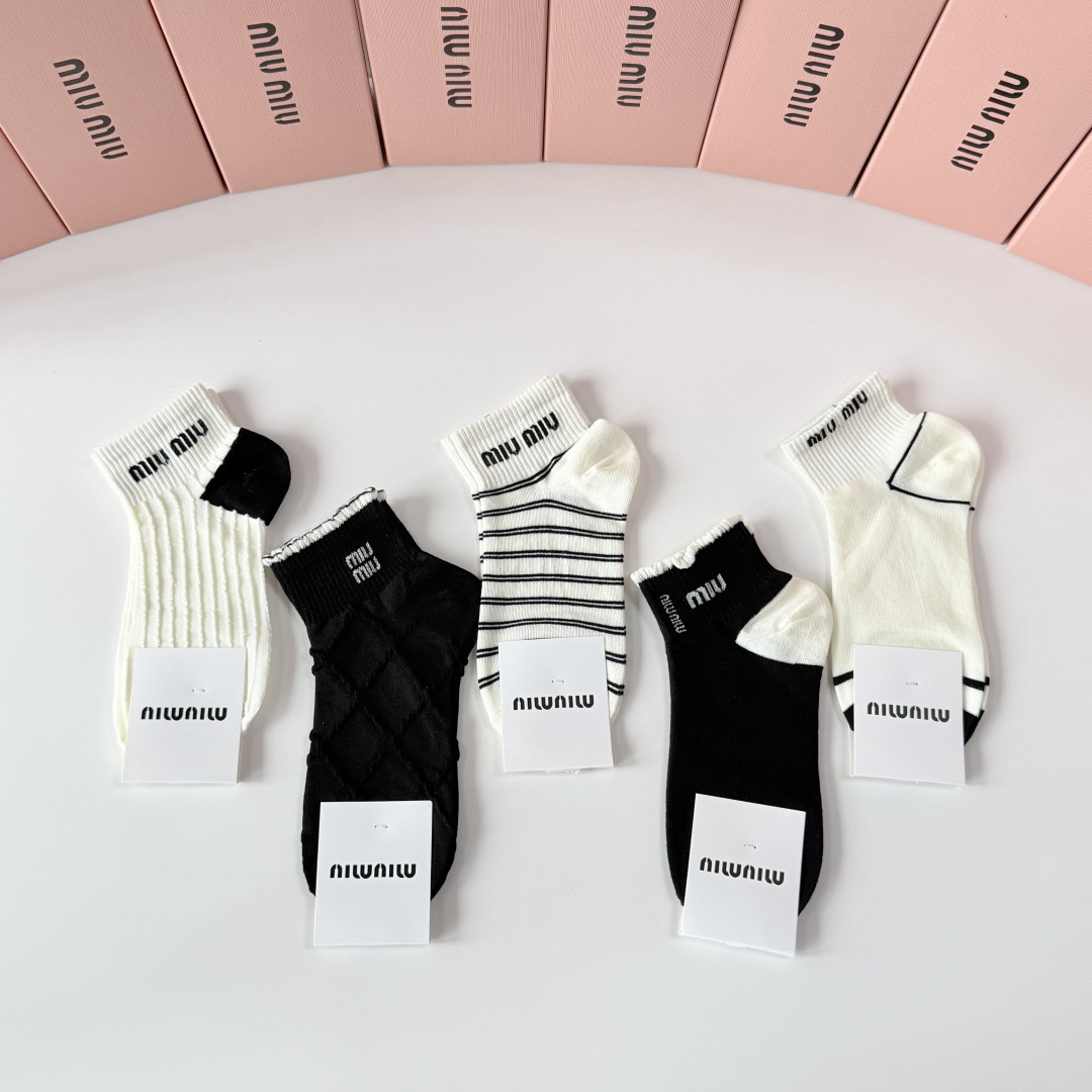 [TOP] Miu Miu Socks - 5 Pieces as a Set - 711 Luxury