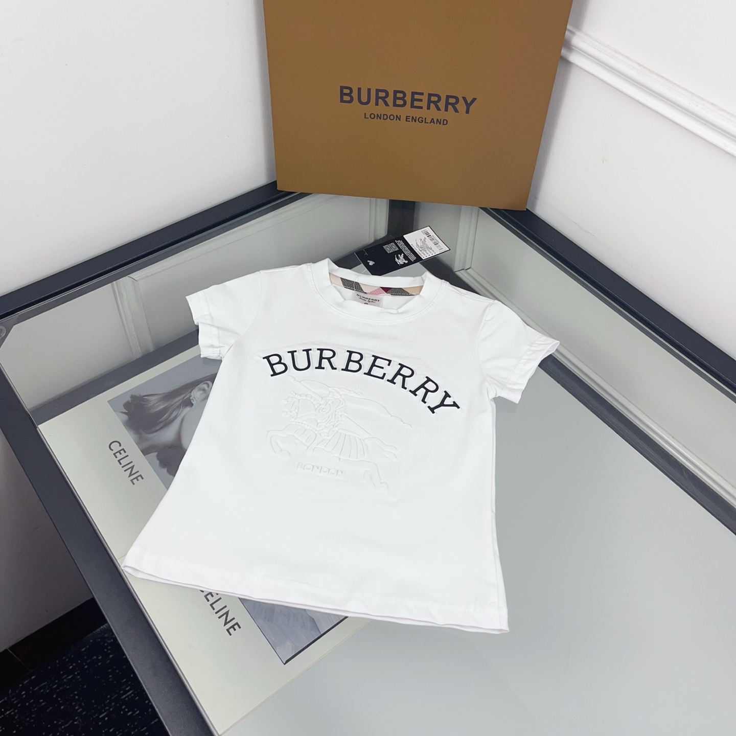 Burberry Unisex Kids White Embossed Equestrian Knight Letter Logo Crew Neck Cotton Short Sleeve T-Shirt Boys Girls Sizes 90-130