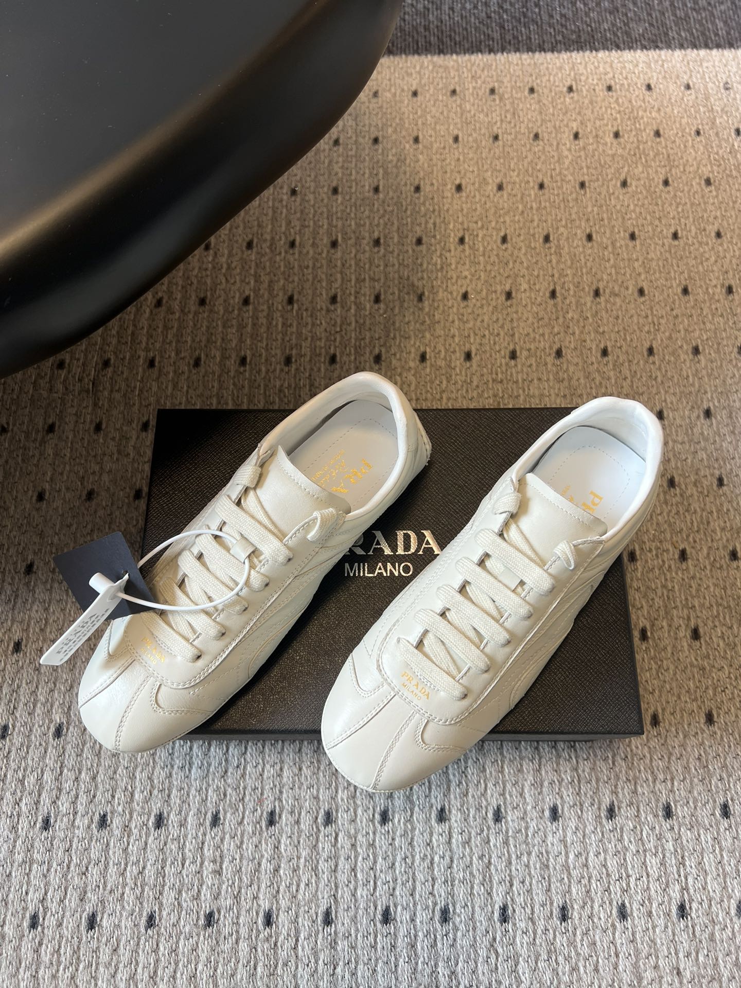 PRADA 26SS Spring/Summer New Calfskin Lace-up Flat Casual Shoes