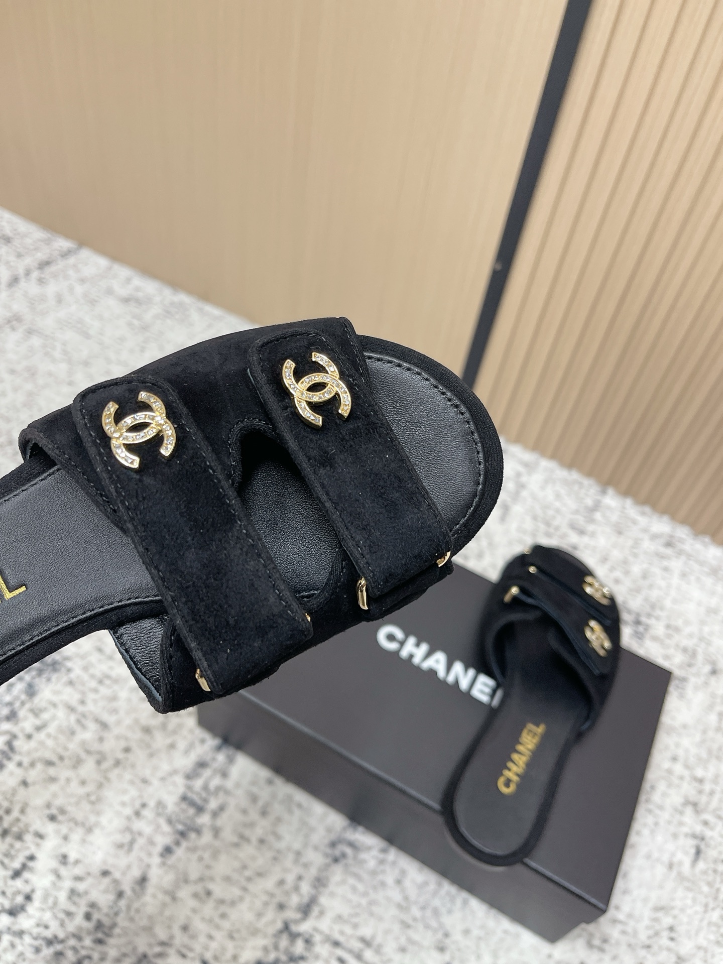 [TOP] CHANEL  Sandals - Black