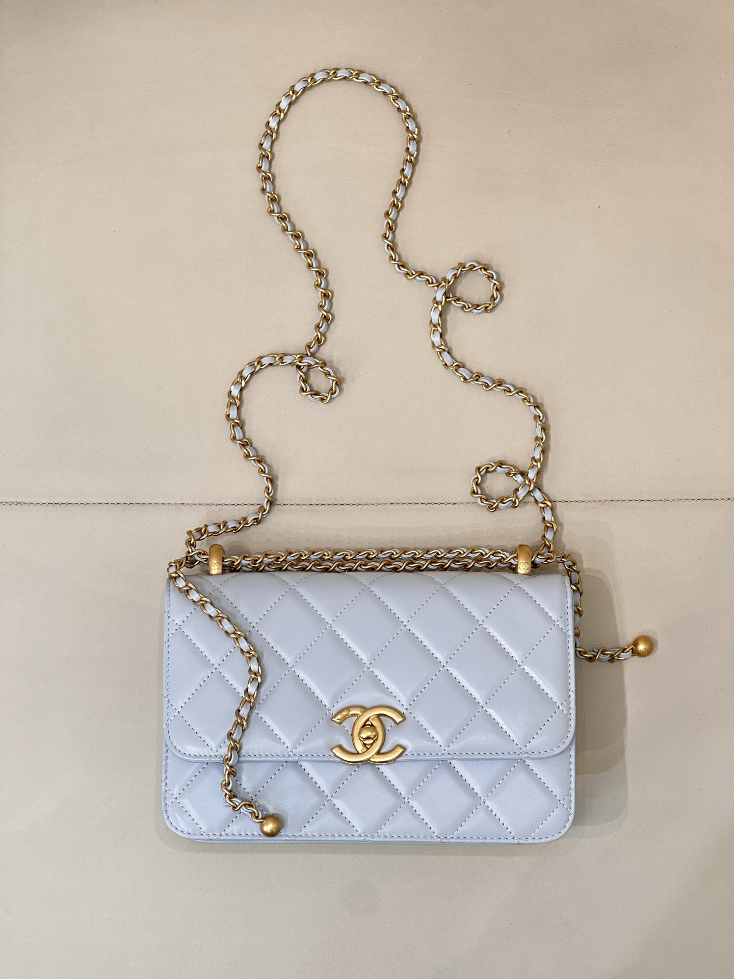 [TOP] CHANEL WOC Chain Bag Cowhide 22x14.5x8cm - Blue - 711 Luxury