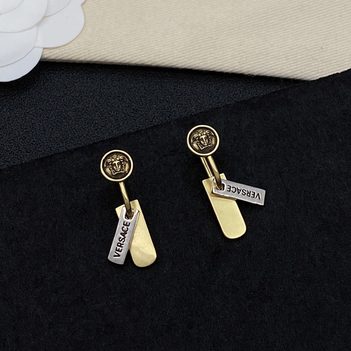 [TOP] VERSACE Earrings - Gold - 711 Luxury