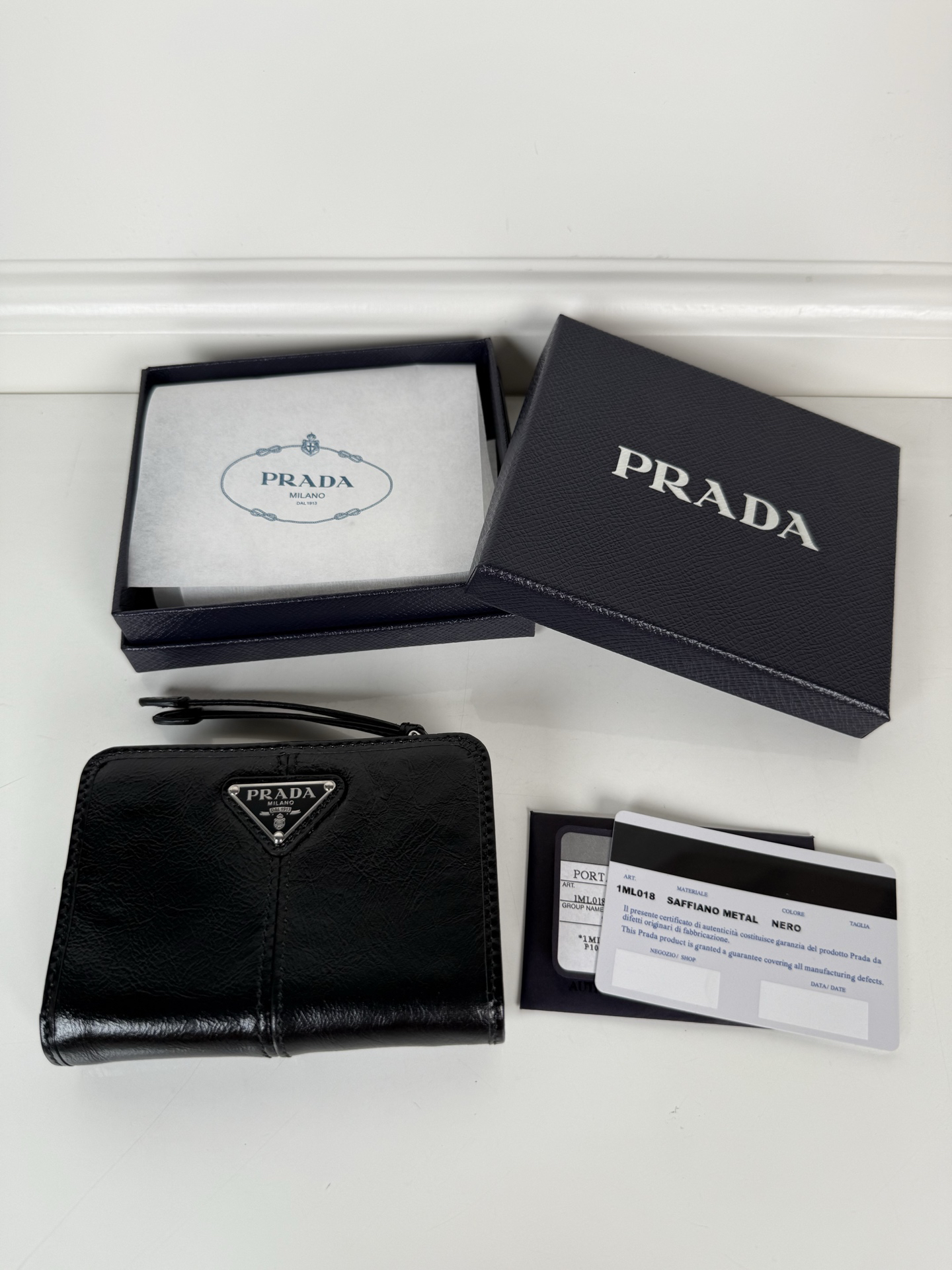 [TOP] PRADA Short Wallet 12 x 8cm - Black - 711 Luxury