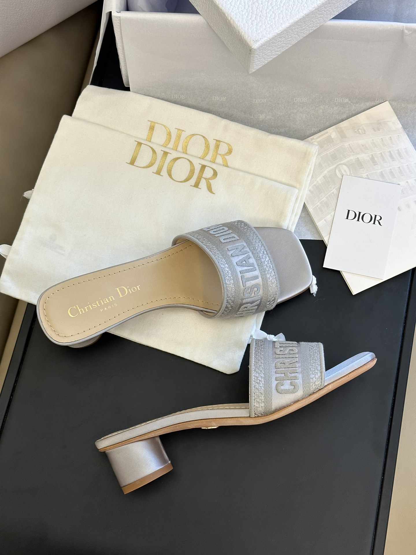 [TOP] Christian Dior Slippers - Grey - 711 Luxury
