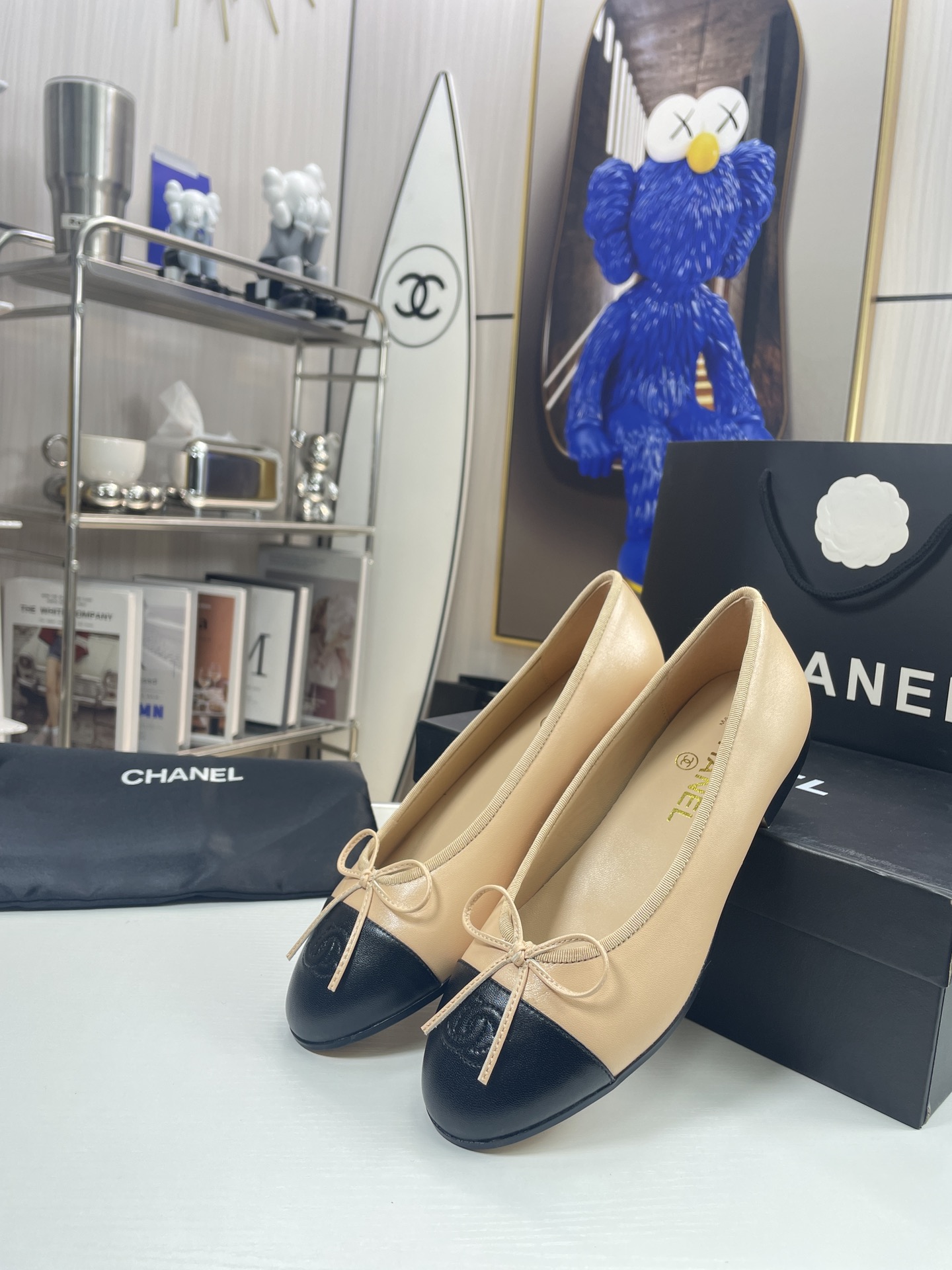 [TOP] CHANEL Flats - Apricot - 711 Luxury