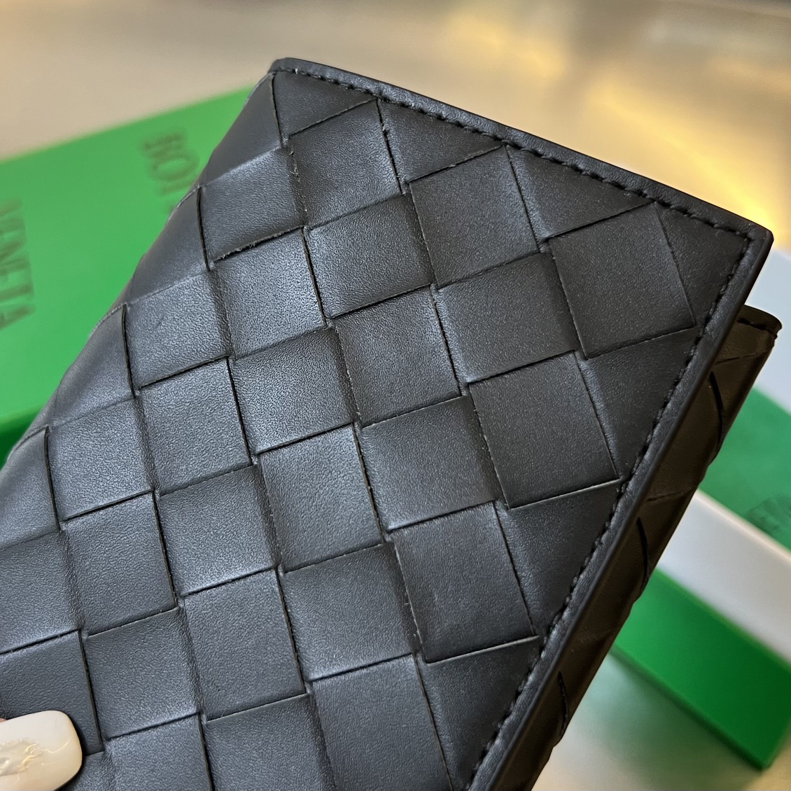 [TOP] Bottega Veneta BV Folding Slim Passport Holder 13.3x9.5 cm - Black - 711 Luxury