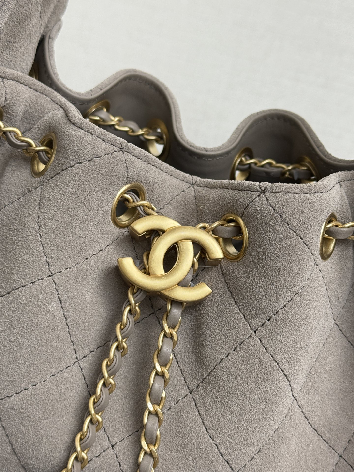 [TOP] CHANEL Hobo Bag 22x21x10cm - Gray & GHW