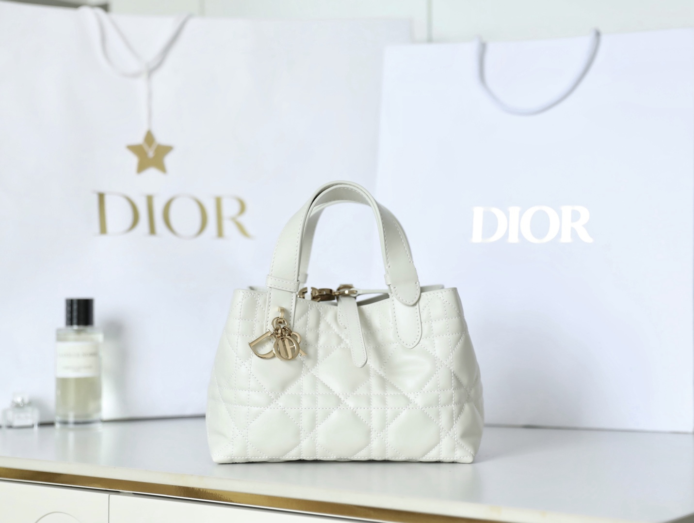 [TOP] Christian Dior Toujours Bag Cowhide 23x14x12cm - White - 711 Luxury
